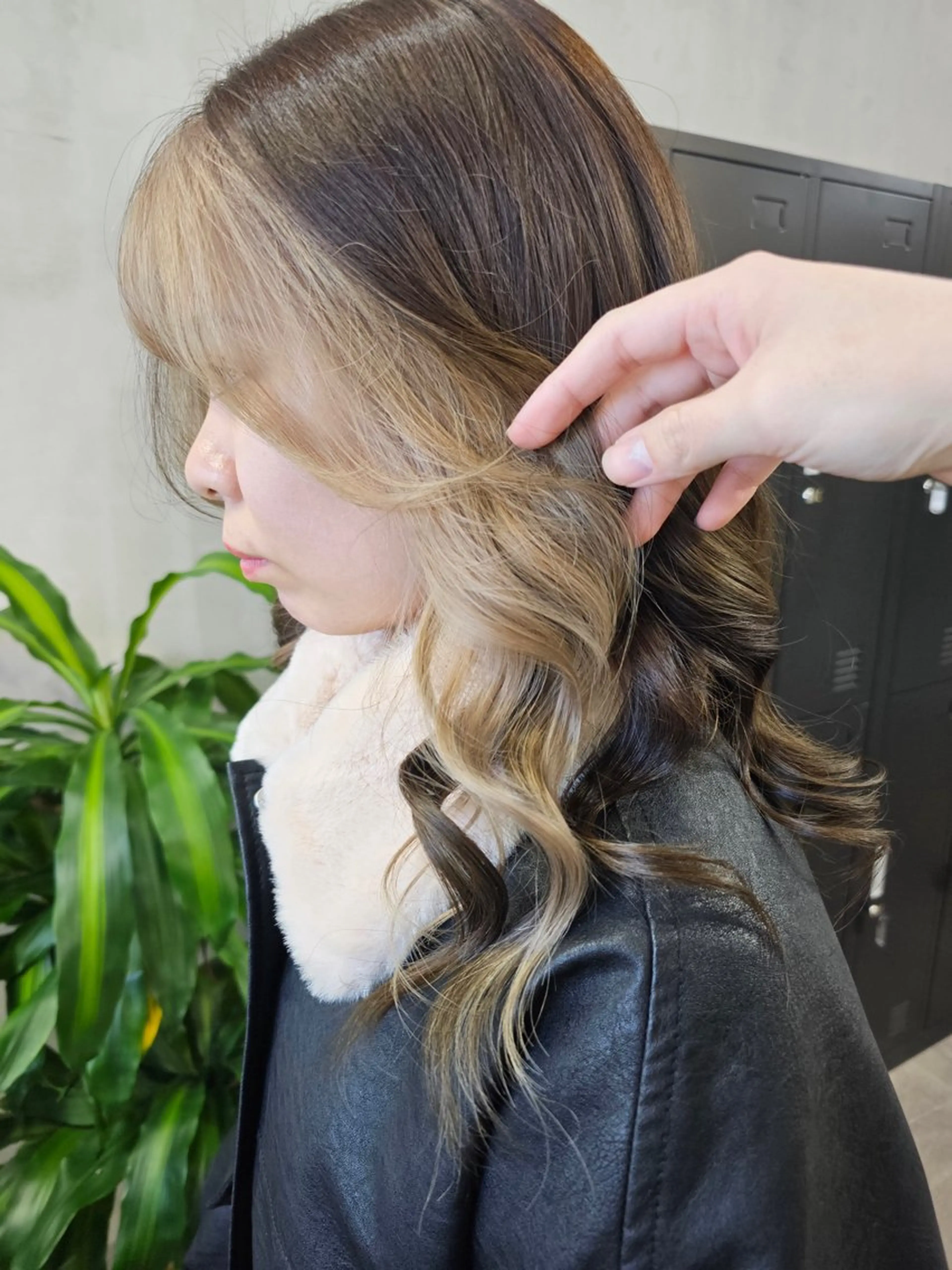 ロング カラー ブリーチ ケアブリーチ トリートメント ヘアカラー トリートメント ALLEN hair /まなのヘアスタイル