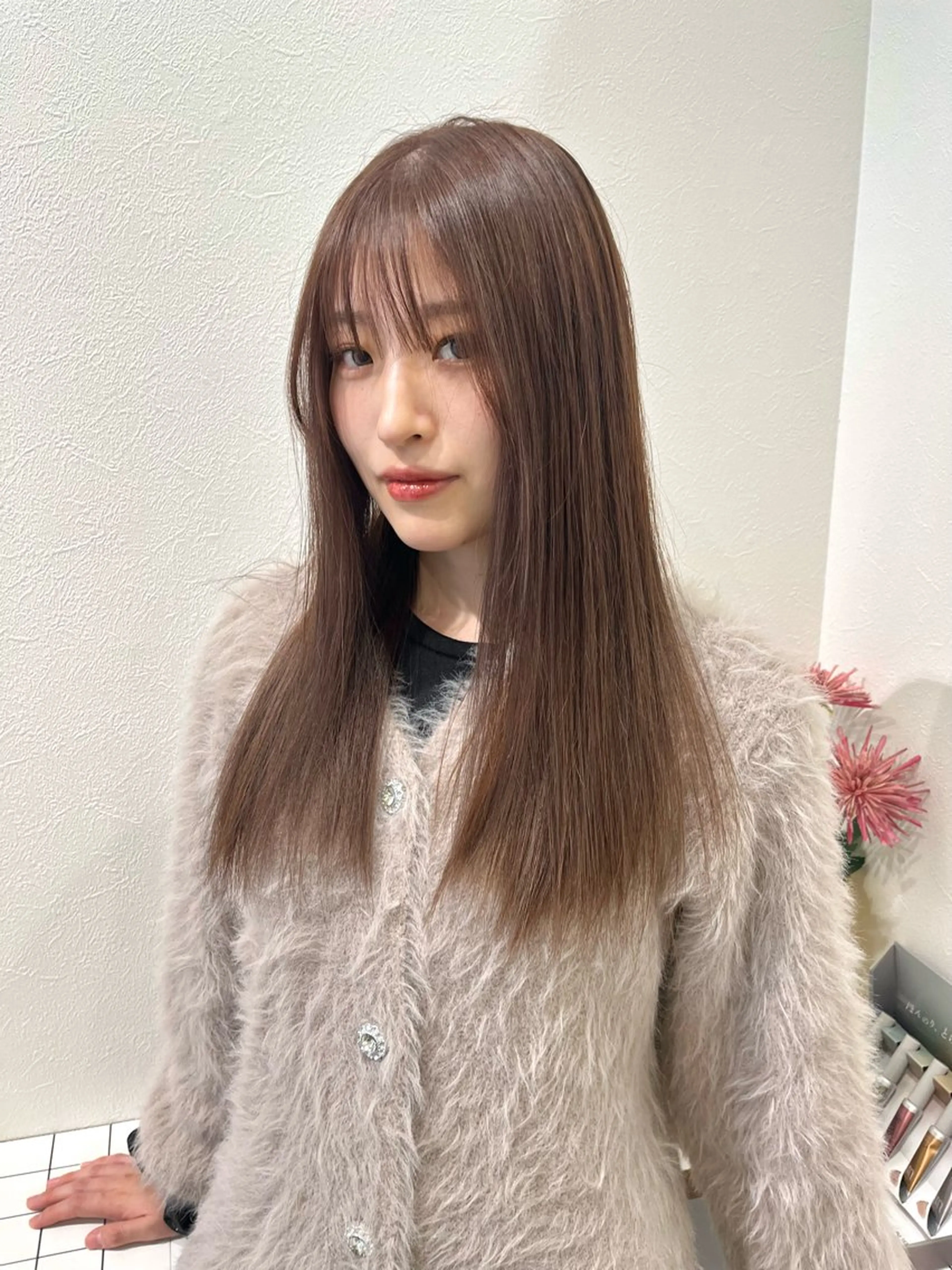 カット＋透明感ヴェールカラー+3ステップトリートメントの写真