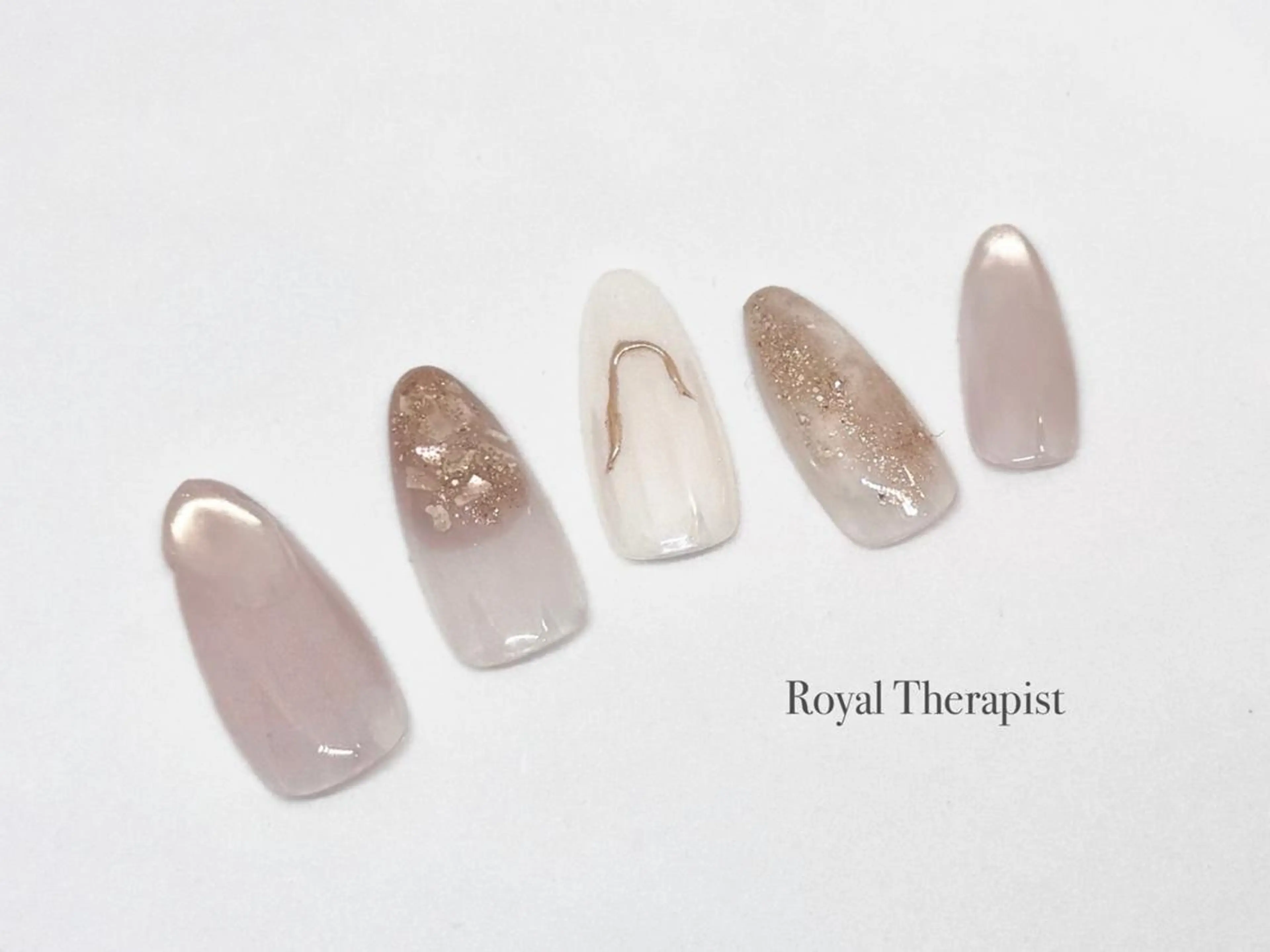 ネイル 長さ出し フラッシュネイル フットネイル フレンチネイル ジェルネイル ハンドネイル 【尾下】 ロイヤル•セラピストのネイルデザイン