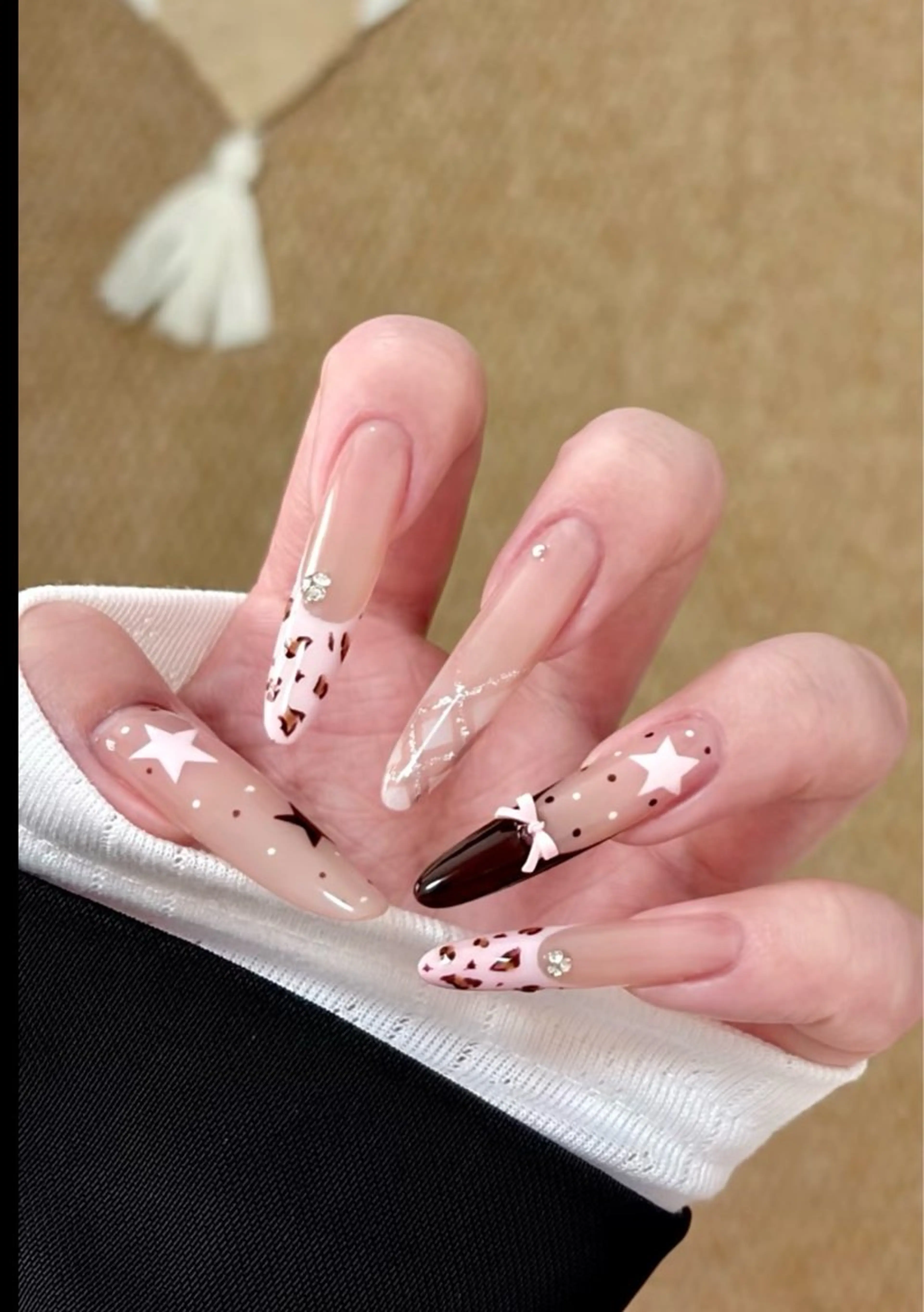 カラー グラデーションカラー ピンクカラー ハンドネイル AIN Nailのネイルデザイン