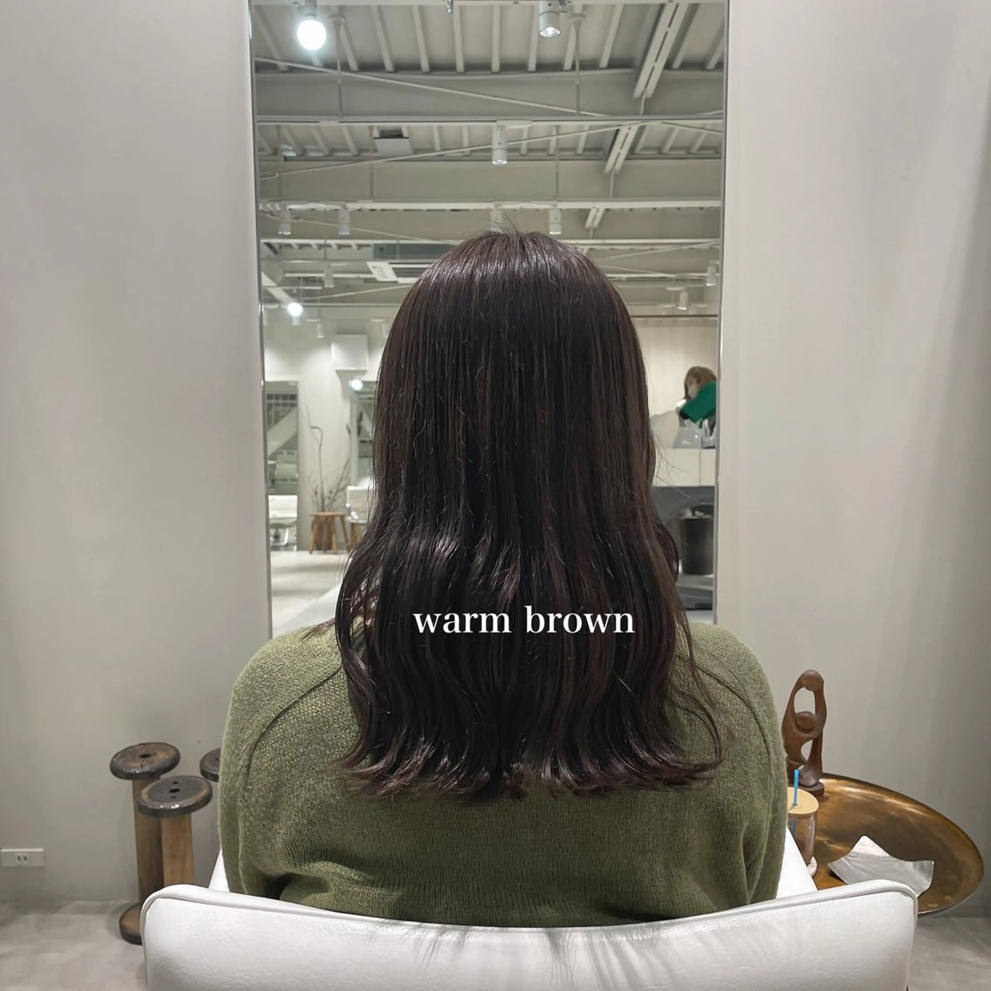 セミロング カラー ブラウンカラー 峯崎 葵のヘアスタイル