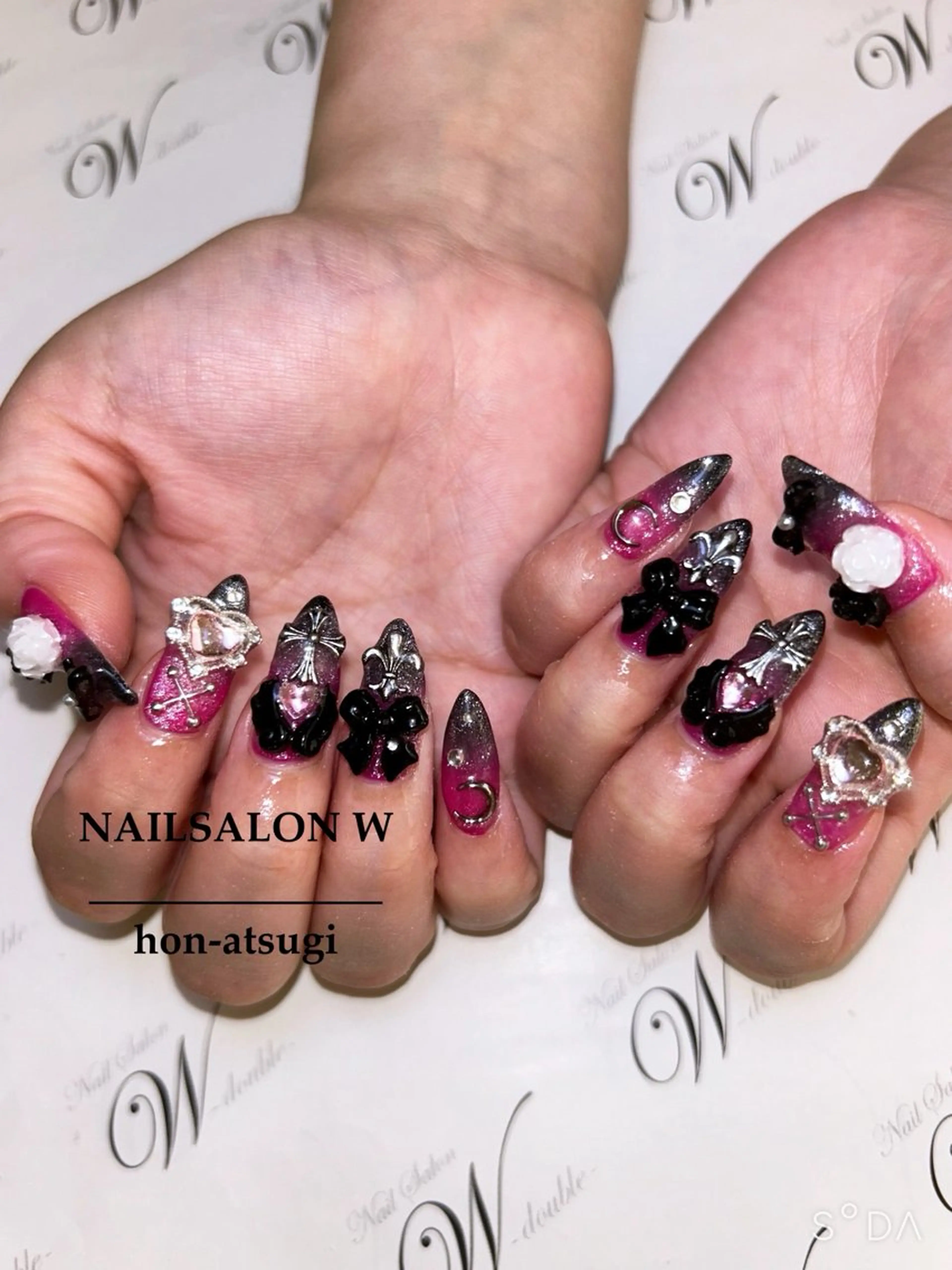 ミディアム ハンドネイル ネイルサロン ダブルのネイルデザイン