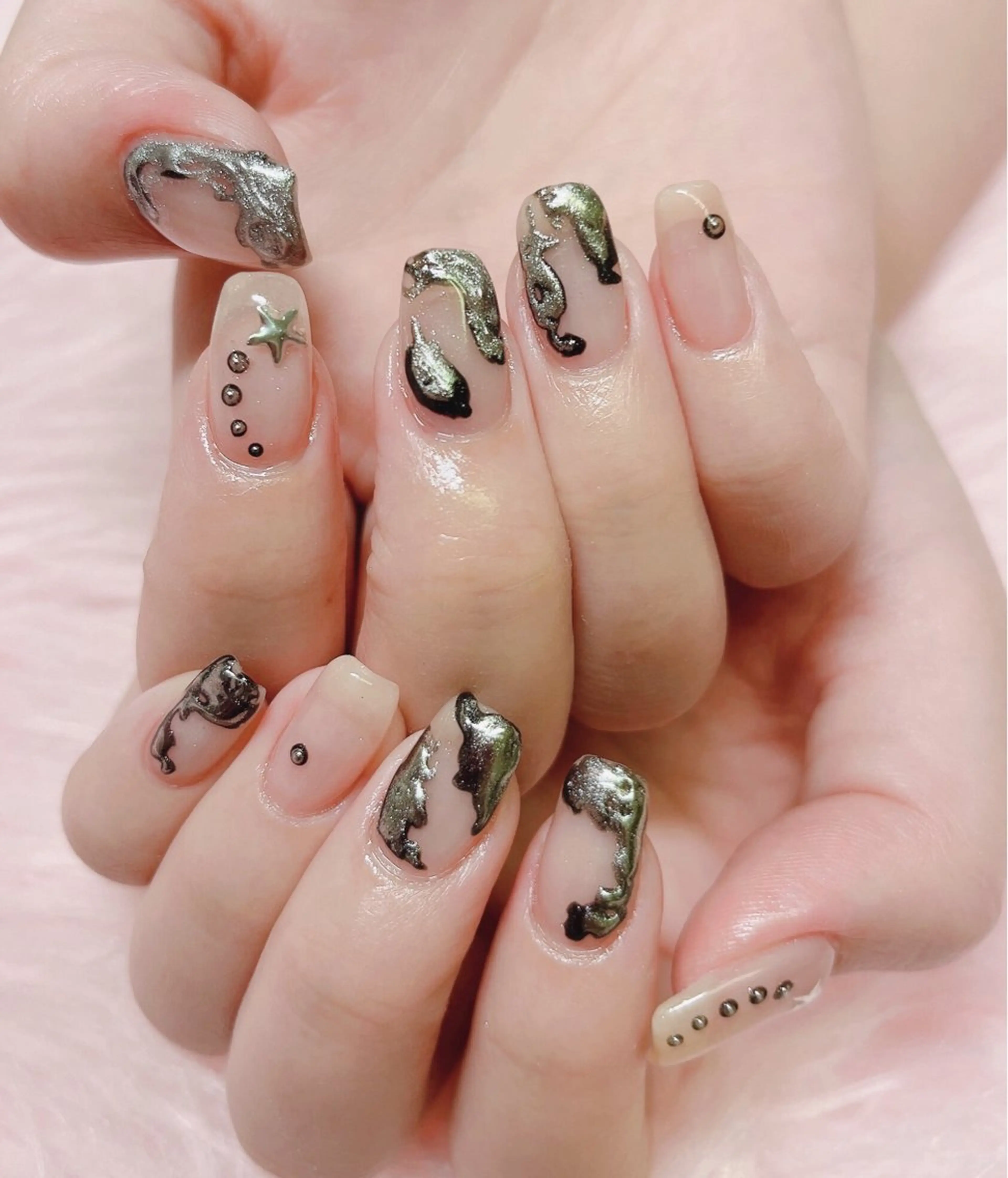 ネイル ハンドネイル MoonNail ユリ🌸のネイルデザイン