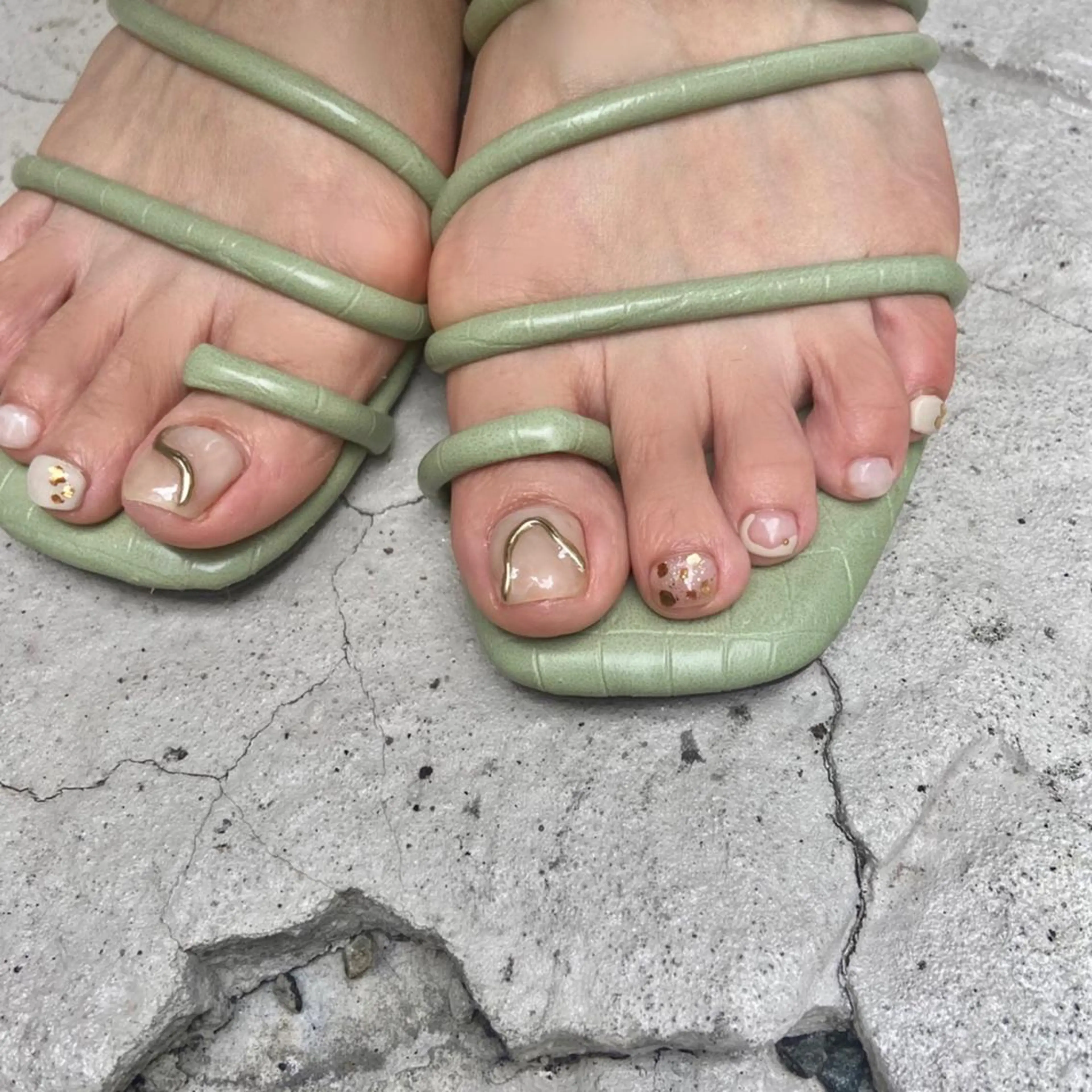 ネイル フットネイル ニュアンスネイル nail atelier es.所属・atelier es.のネイルデザイン