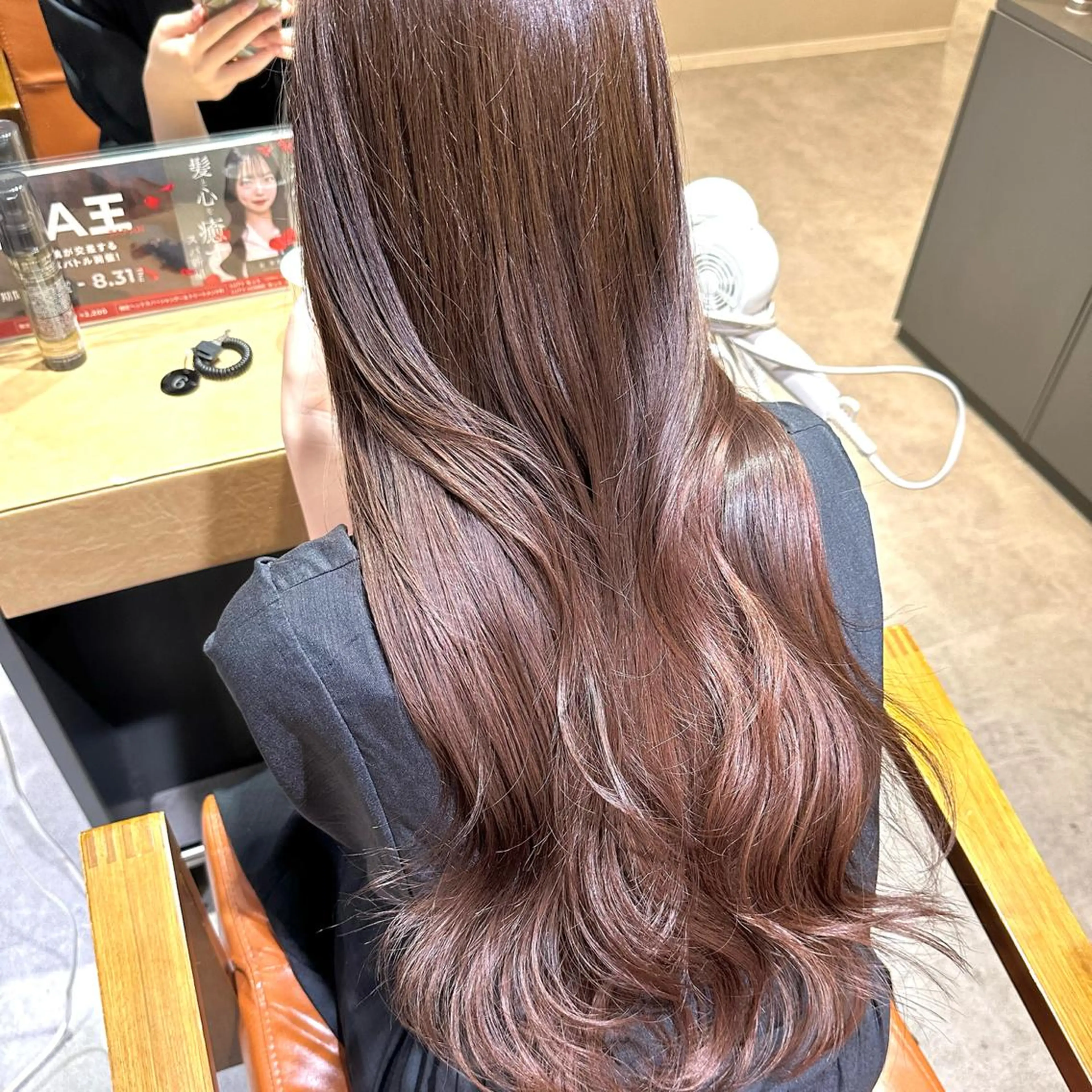 ロング カラー 平尾 樹里のヘアスタイル