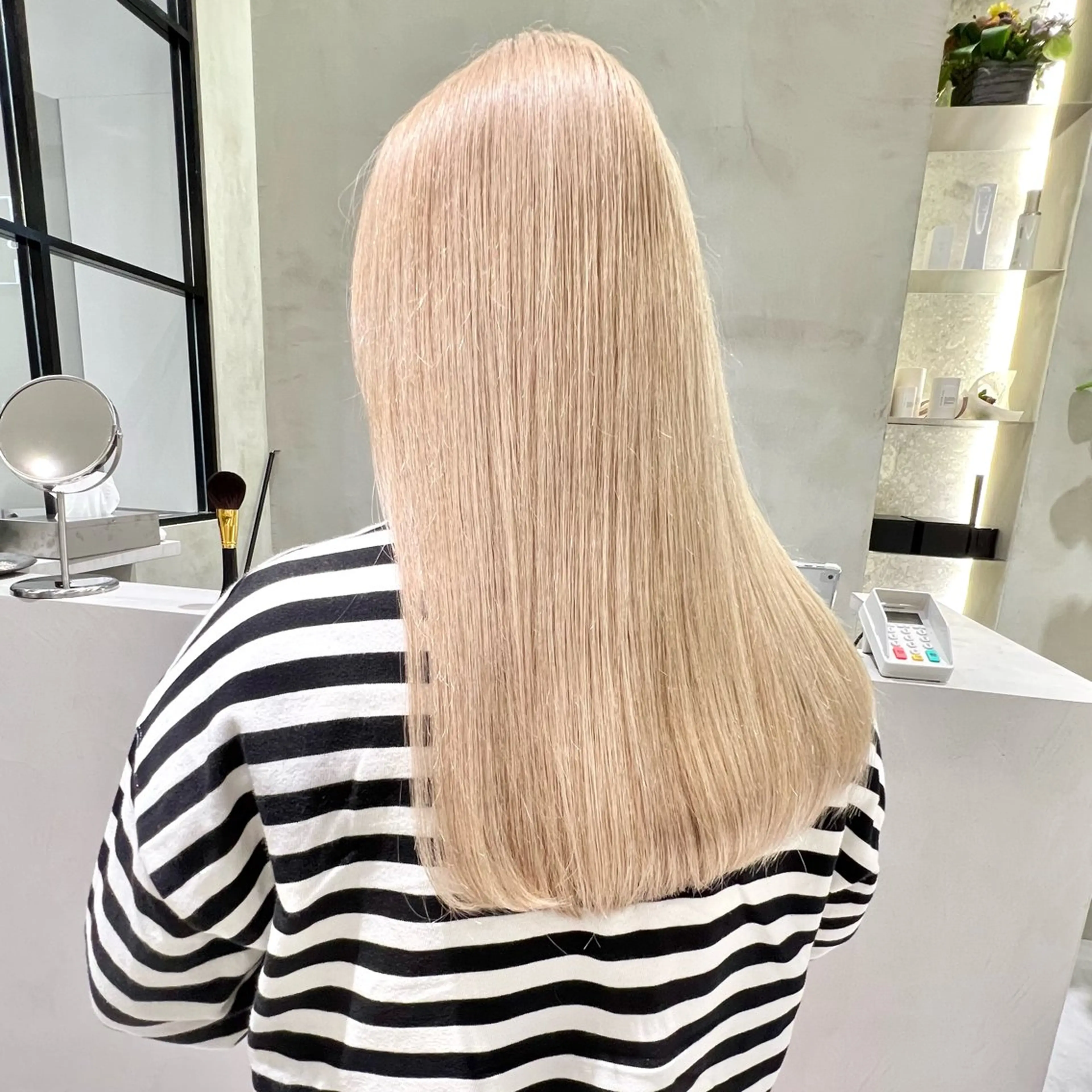 ロング カラー ブリーチ ハイトーンカラー レイヤーカット 似合わせカット 小顔カット ヘアカラー トリートメント レイヤー 髪質改善 ハッシュカット/新宿のヘアスタイル