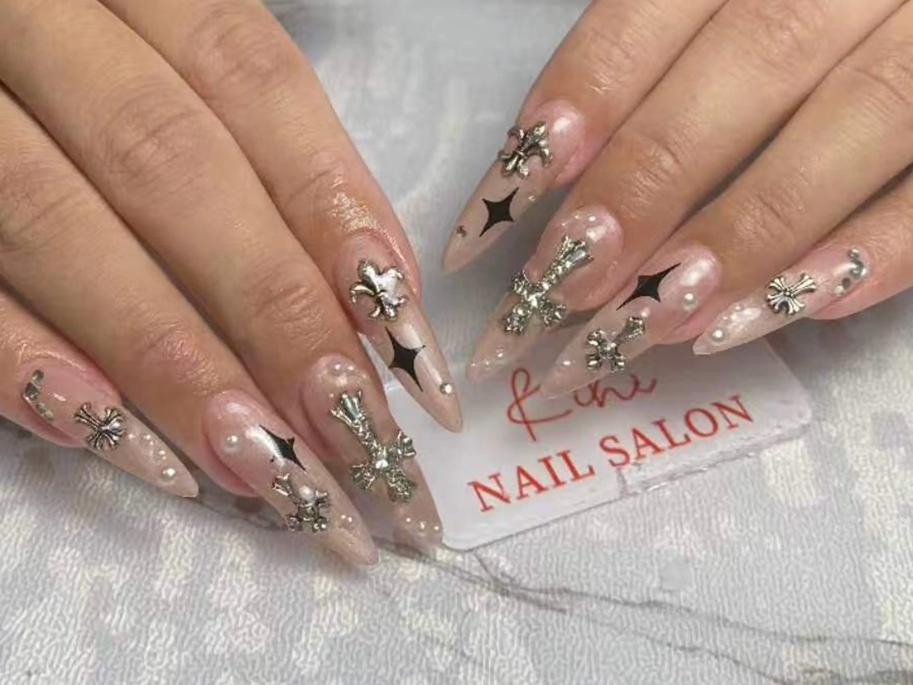 ネイル アートネイル フレンチネイル ジェルネイル グラデーション 韓国ネイル ハンドネイル 💕鈴木ユリ パラジェル/オフ無料のネイルデザイン