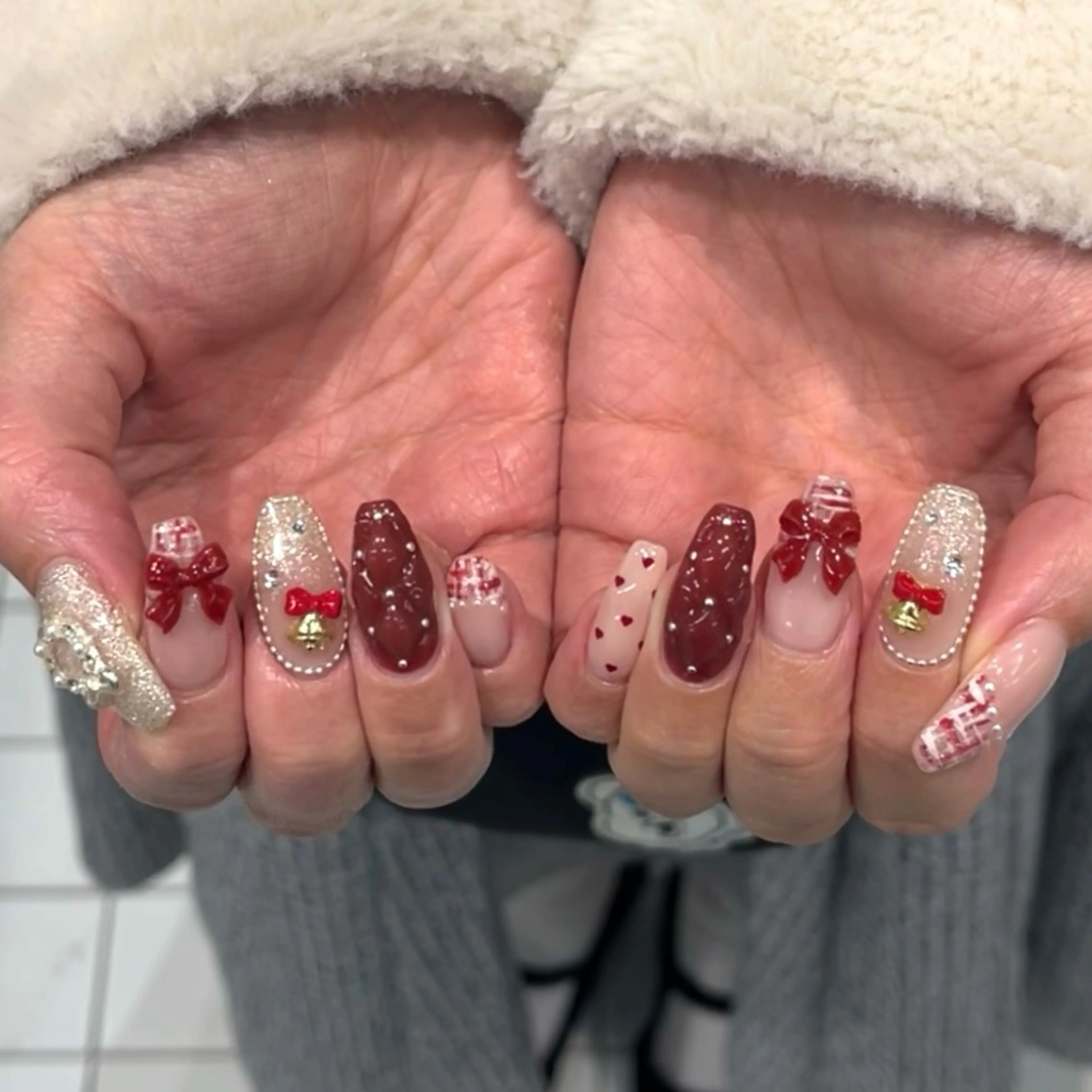 ネイル ボルドー ロングネイル 冬ネイル クリスマス ハンドネイル eight nail 春菜のネイルデザイン