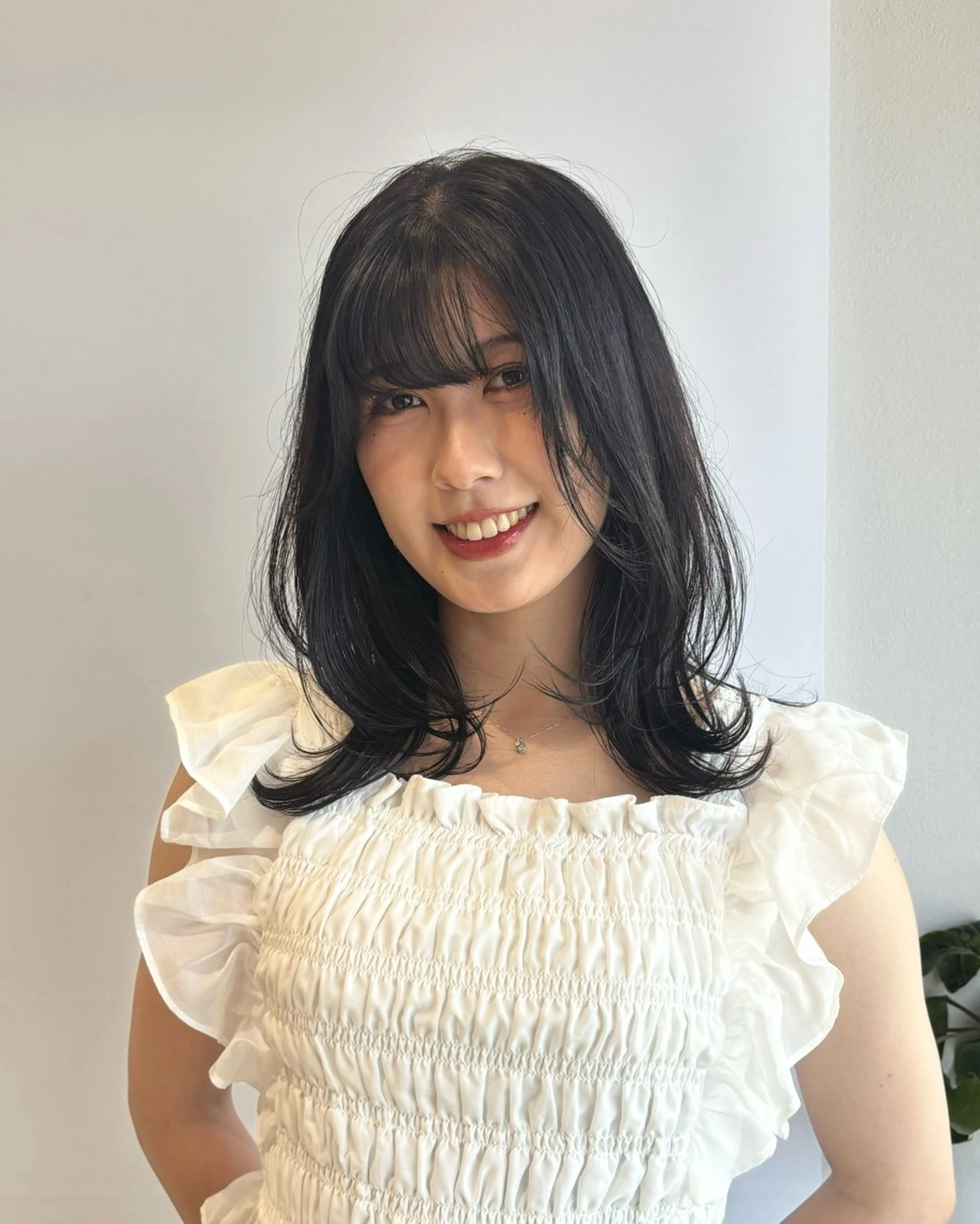 ロング カラー ケアカラー 髪質改善 レイヤーカット ロング トリートメント 透明感カラー/ くびれヘア/ユウユのヘアスタイル