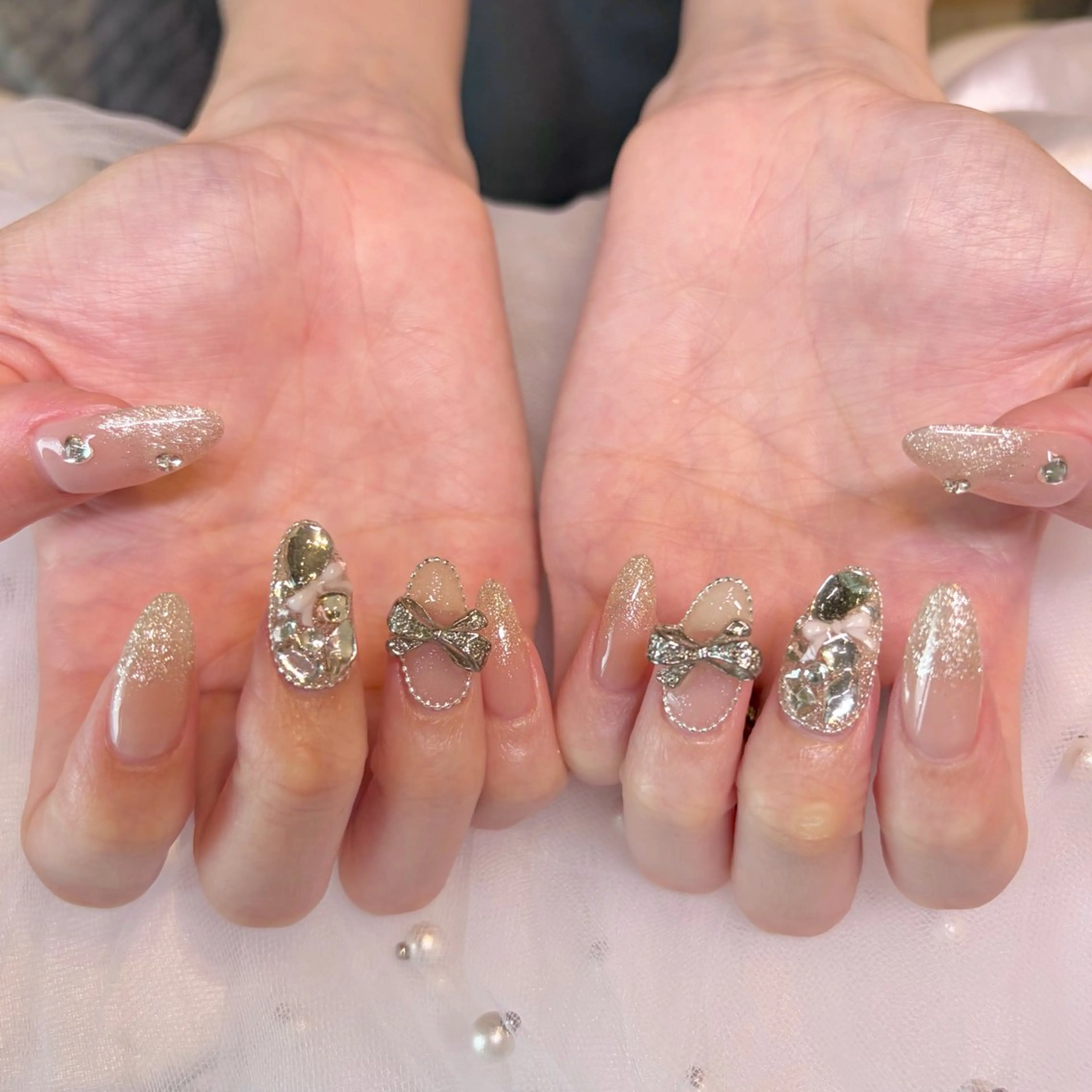 ネイル ガーリー ハンドネイル nail salon e'mu💐のネイルデザイン