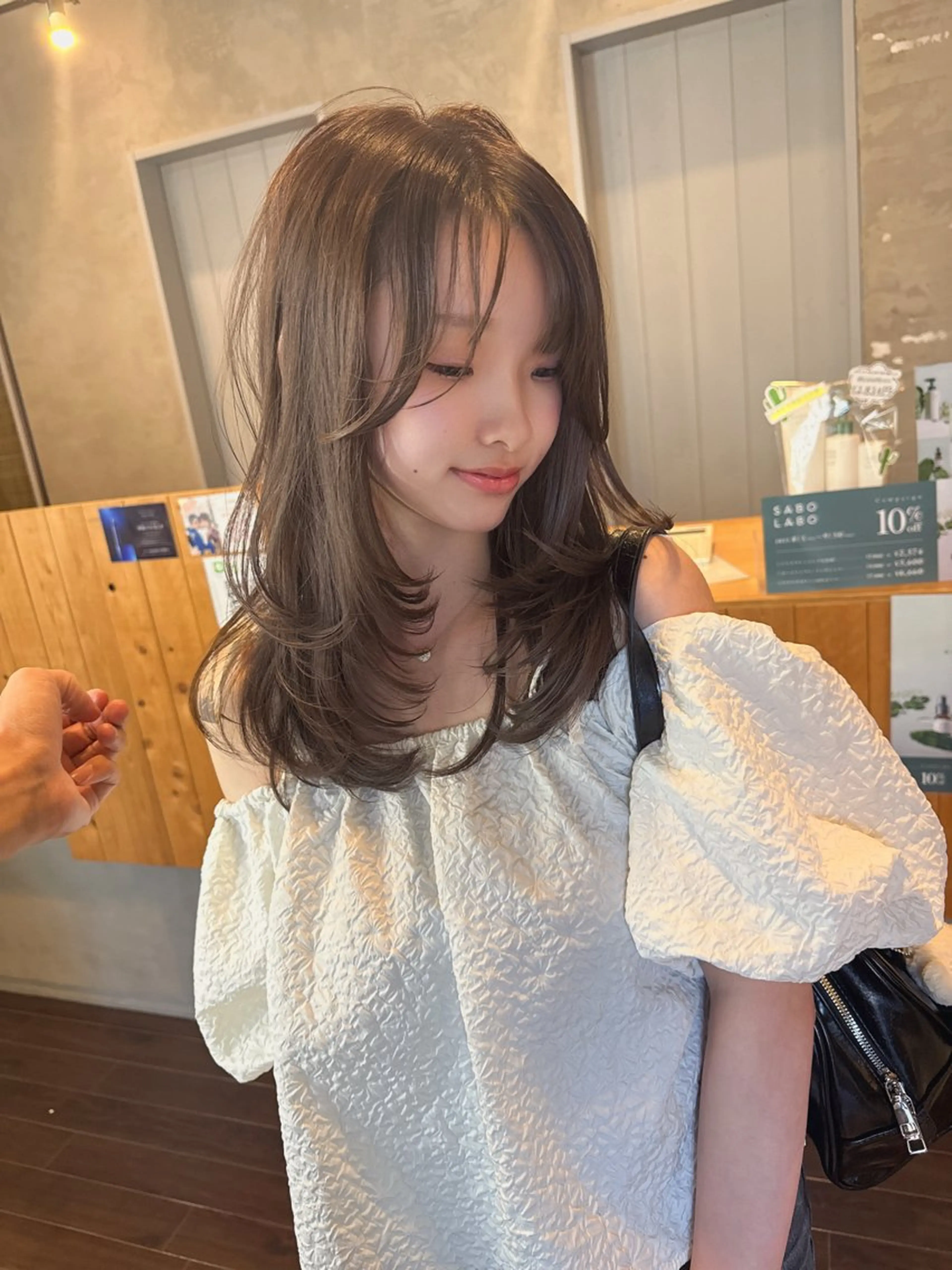 ミディアム カラー グレージュ カット ヘアカラー 具志 正太のヘアスタイル