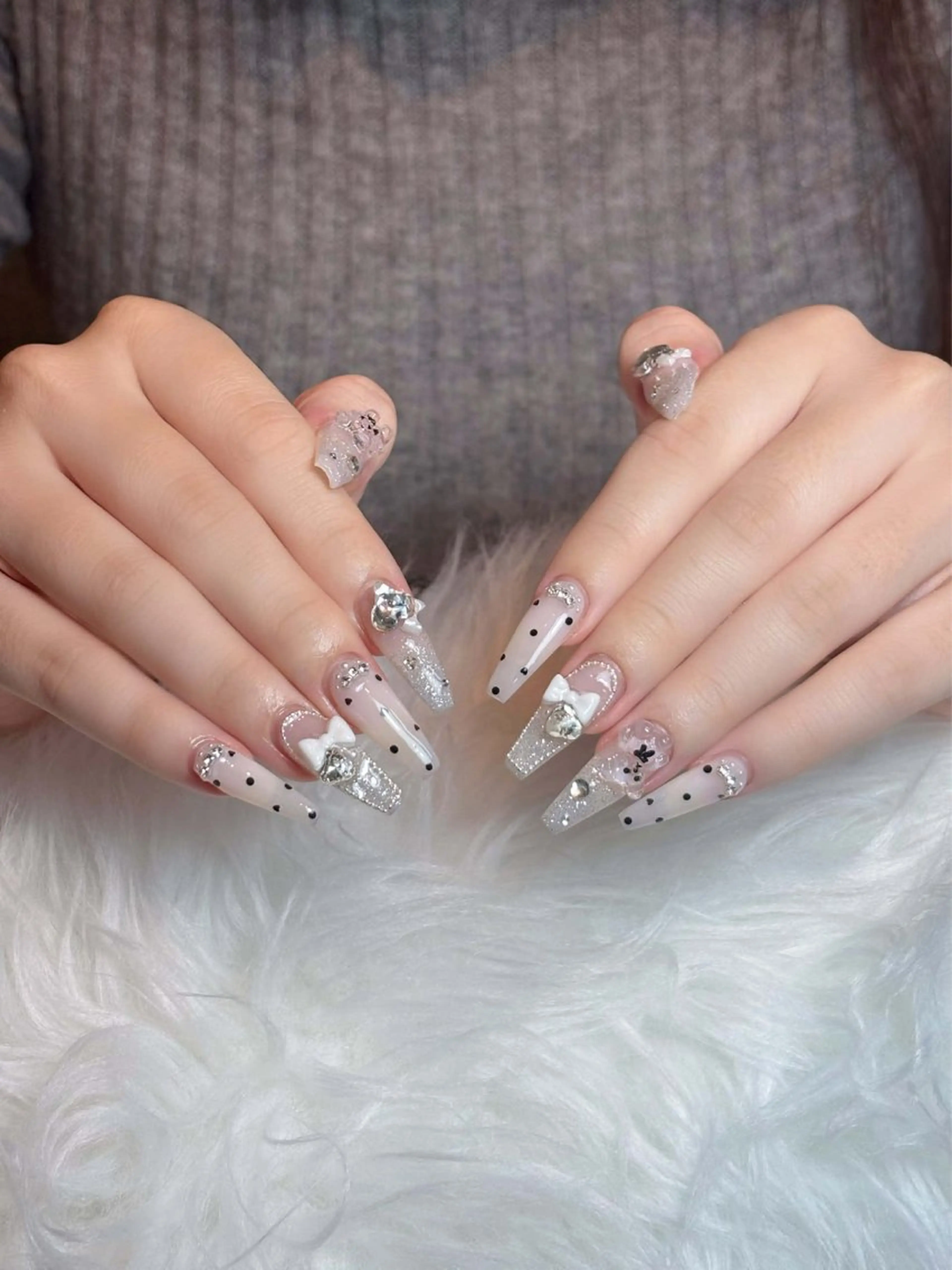 ネイル チークネイル ドット フレンチネイル グラデーション ハート ハンドネイル ハンドケア Eli Nails 新宿のネイルデザイン