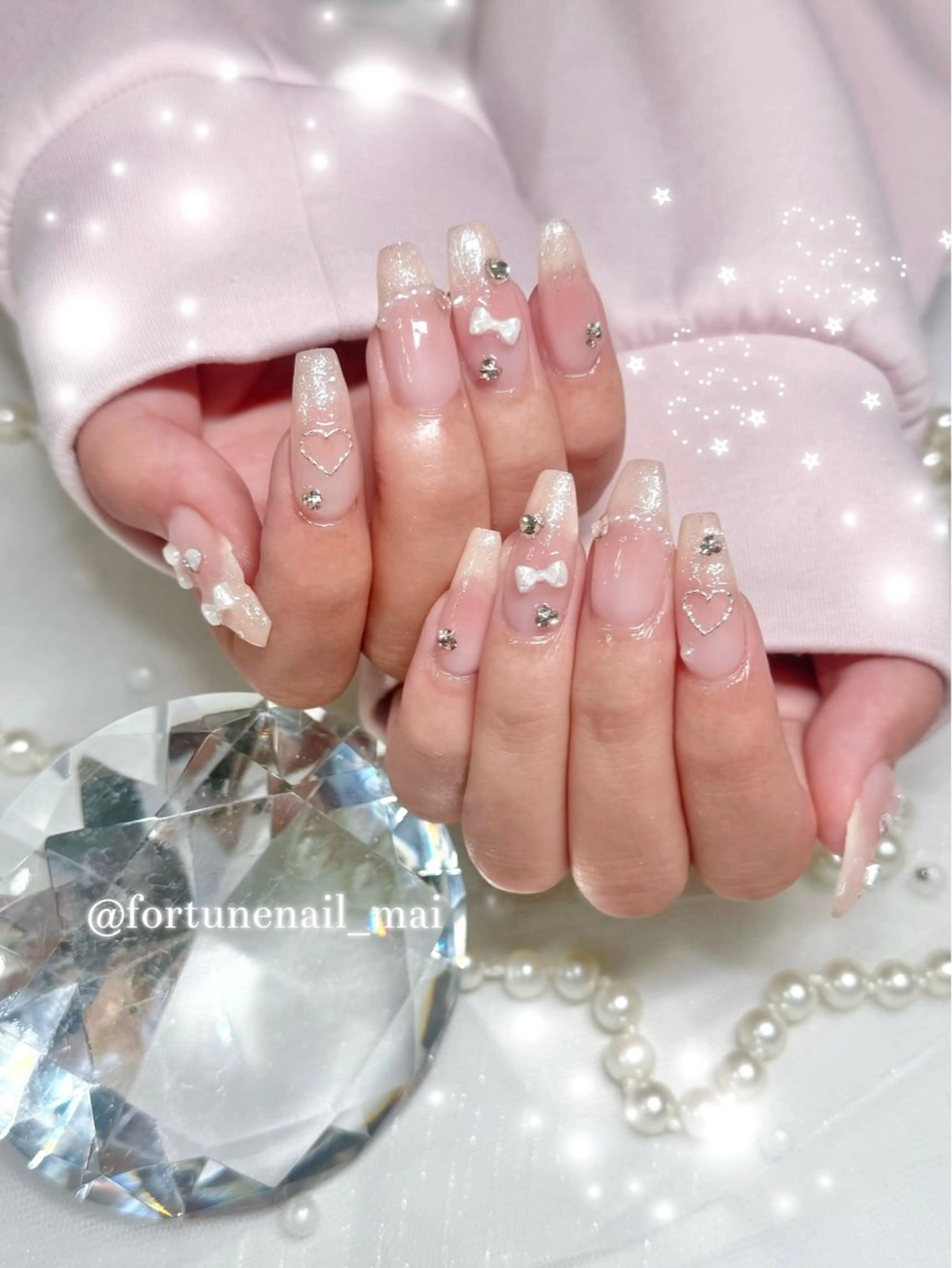 ネイル チークネイル ラメ(グリッター) ハンドネイル 🎀Mai 🎀.✩のネイルデザイン