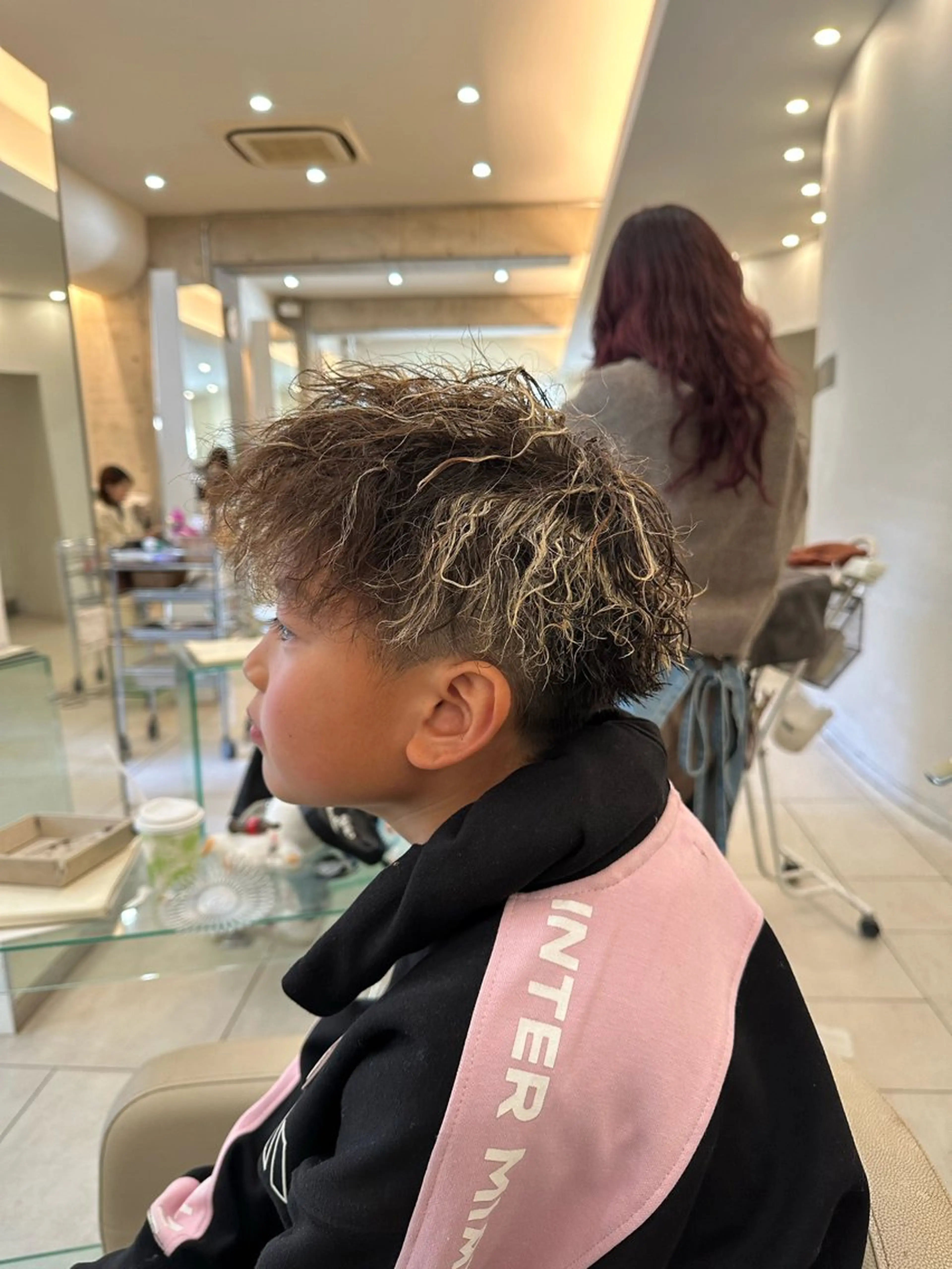 メンズ メンズ特化/メンズ パーマ/ハイトーンのヘアスタイル