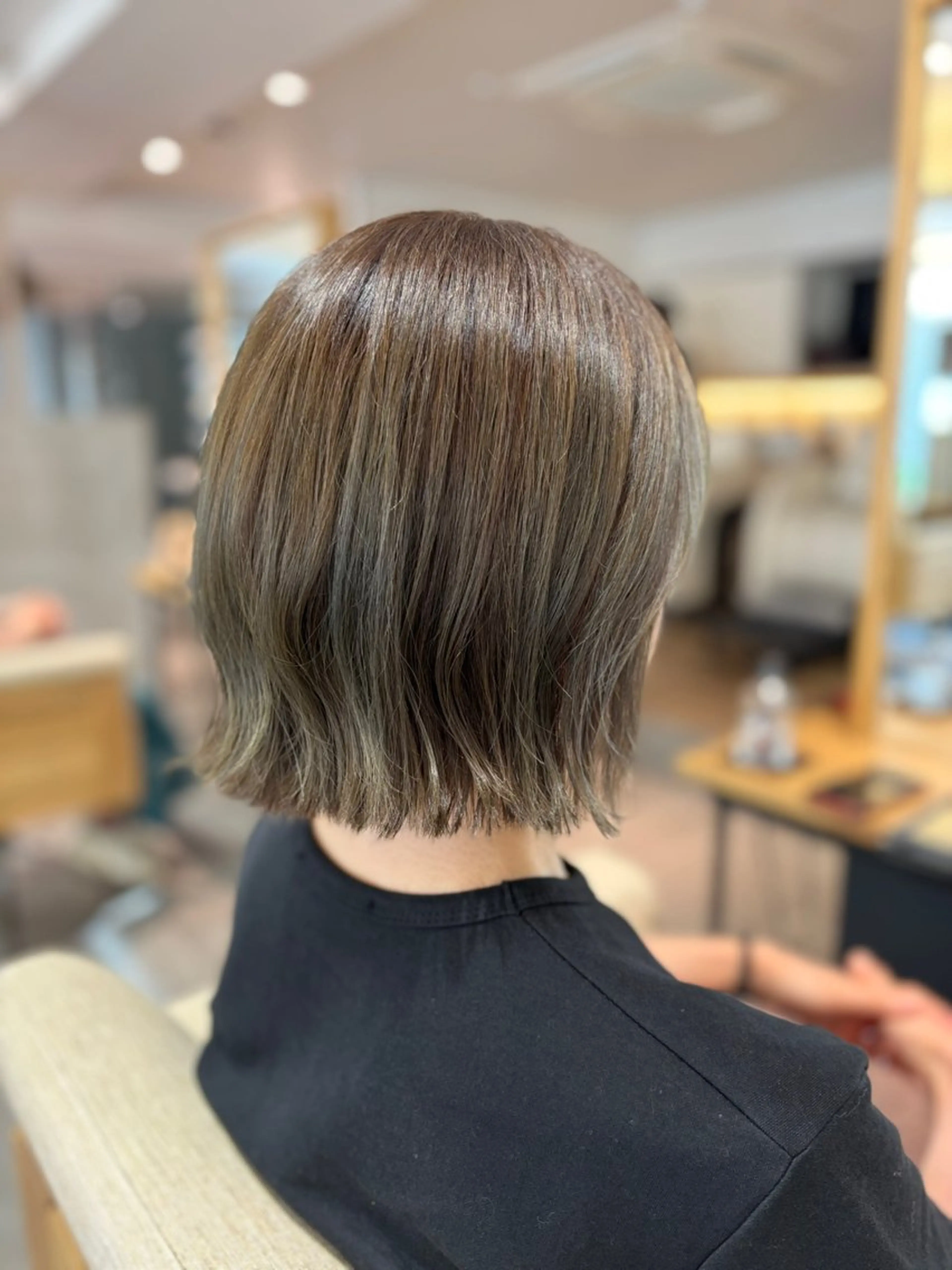 カラー オリーブカラー 大川 愛未のヘアスタイル