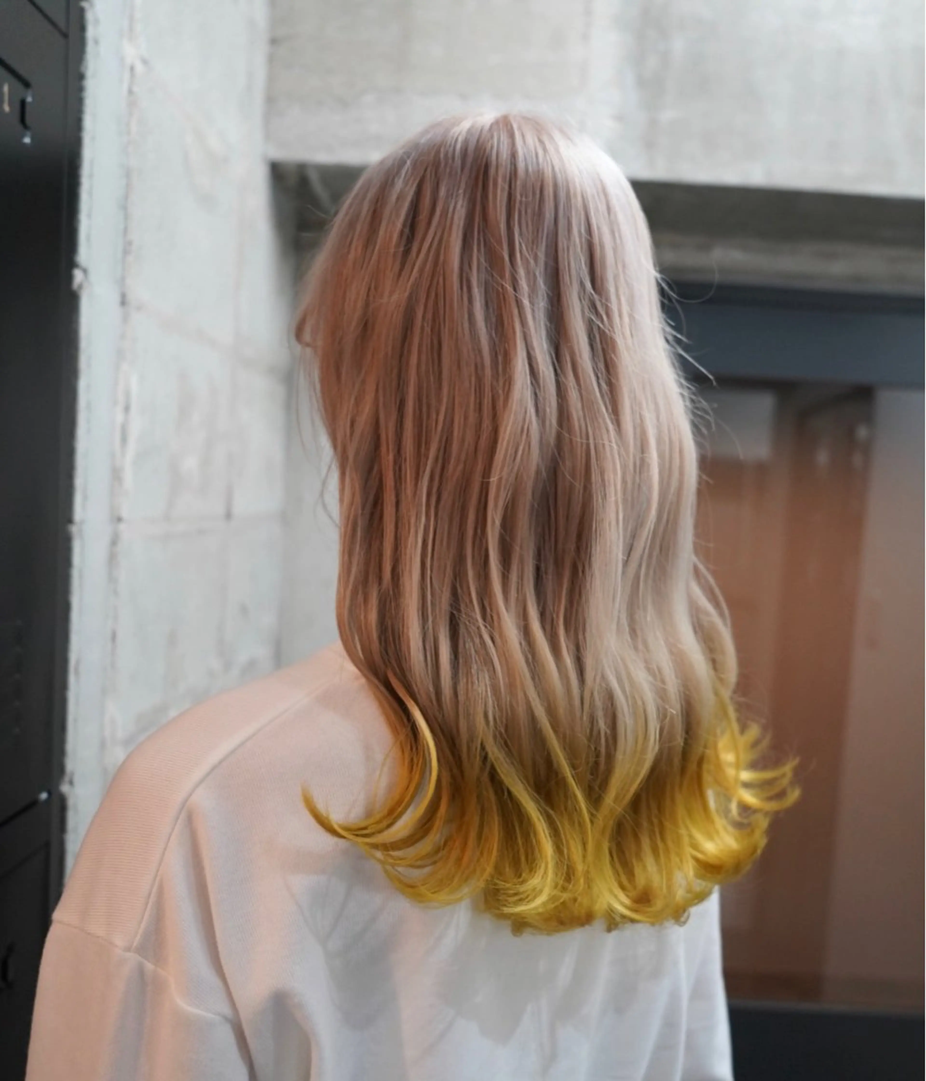 ロング カラー ベージュカラー グラデーションカラー イエローカラー ヘアカラー トリートメント 城 健太郎 💎ハイトーンのヘアスタイル