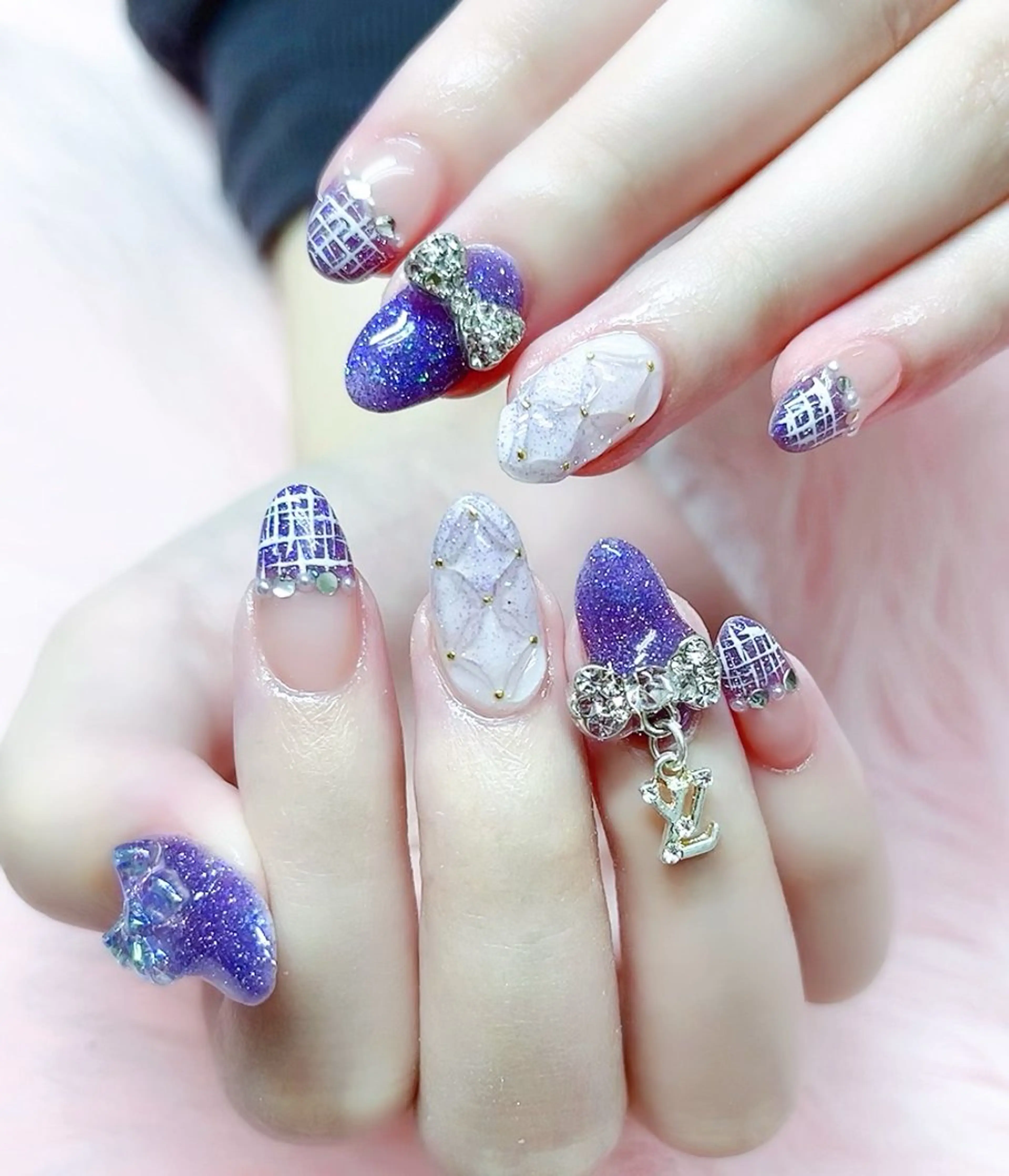 ネイル MoonNail ユリ🌸のネイルデザイン