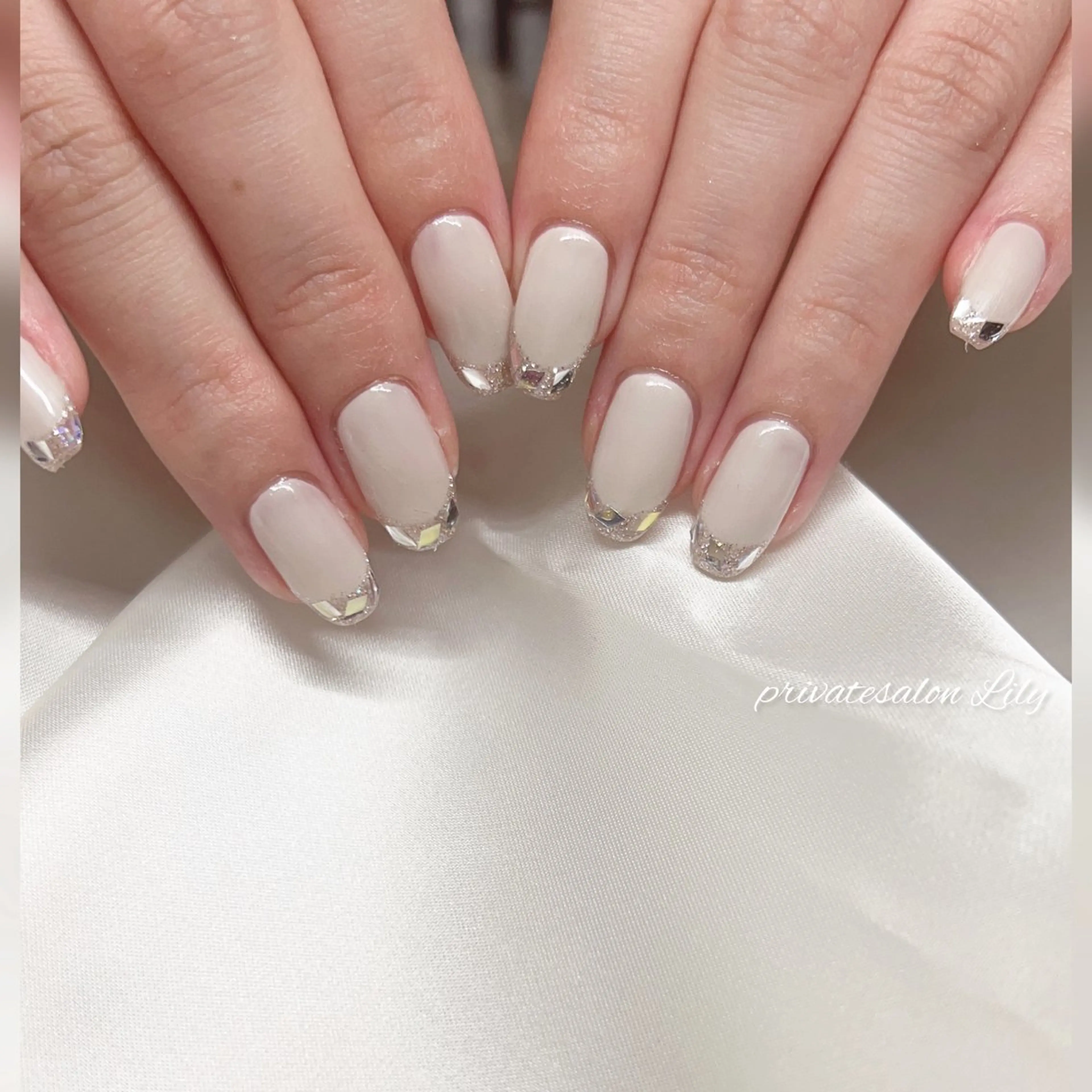 ネイル フレンチネイル ガラスフレンチ ハンドネイル salon Lilyのネイルデザイン