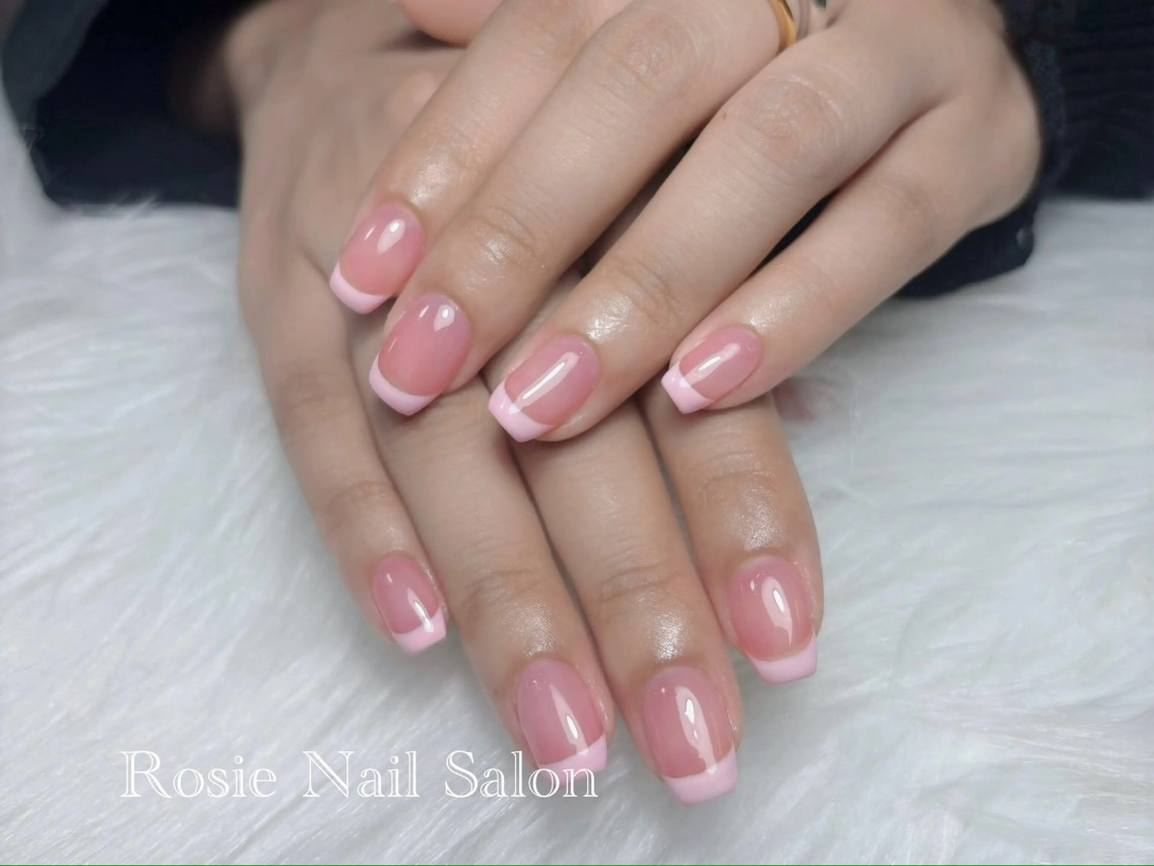 ラメフレンチ　(初回お客様はオフ無料です。次回お客様の口コミ有り場合は500¥です。口コミ無しお客様は1000￥)の写真