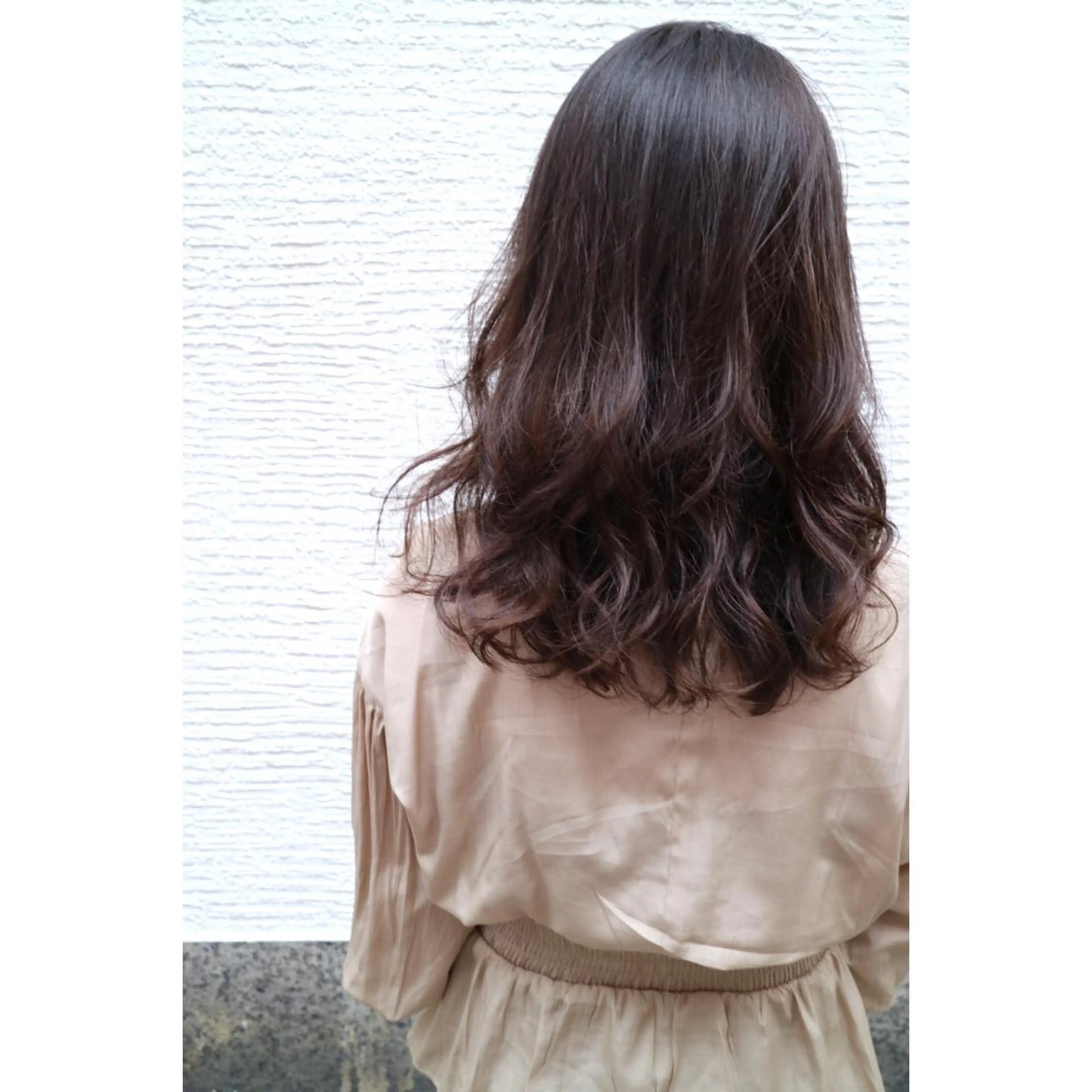 セミロング カラー グレージュ イルミナカラー OFF YUYAのヘアスタイル