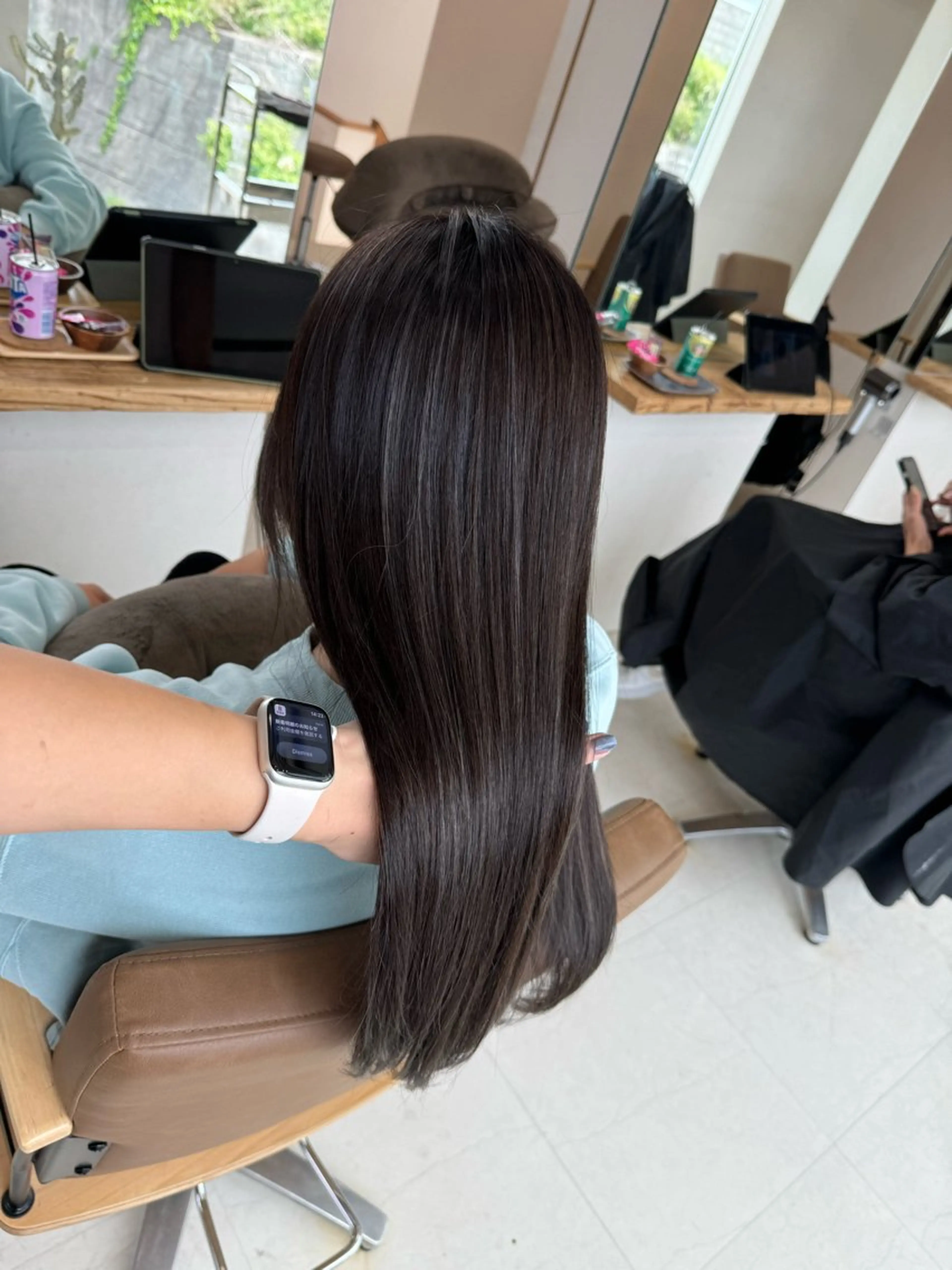 ロング ハイライト ヘアカラー 鈴木 妃帆未のヘアスタイル