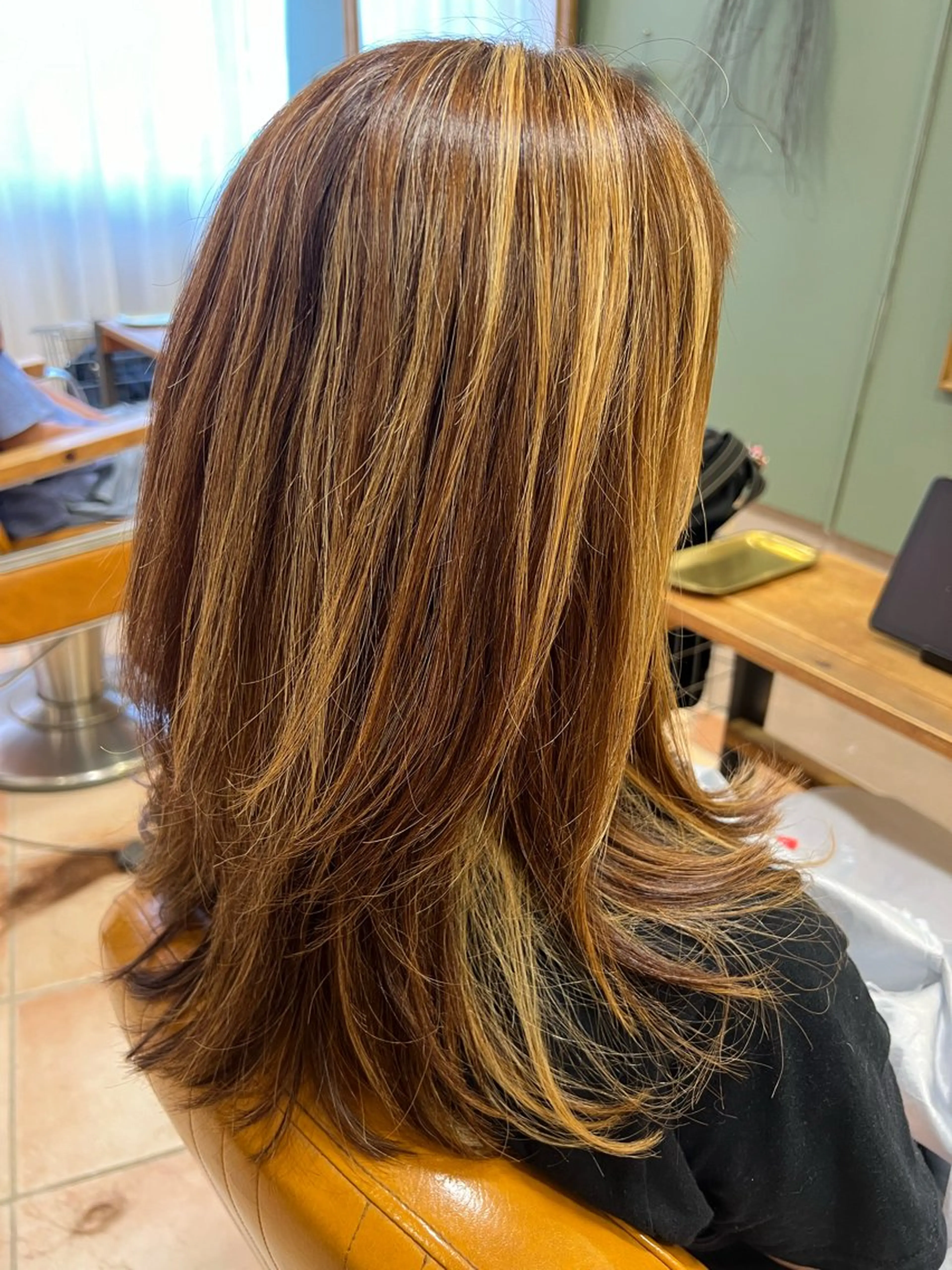 ロング クロサワ ヨーコのヘアスタイル