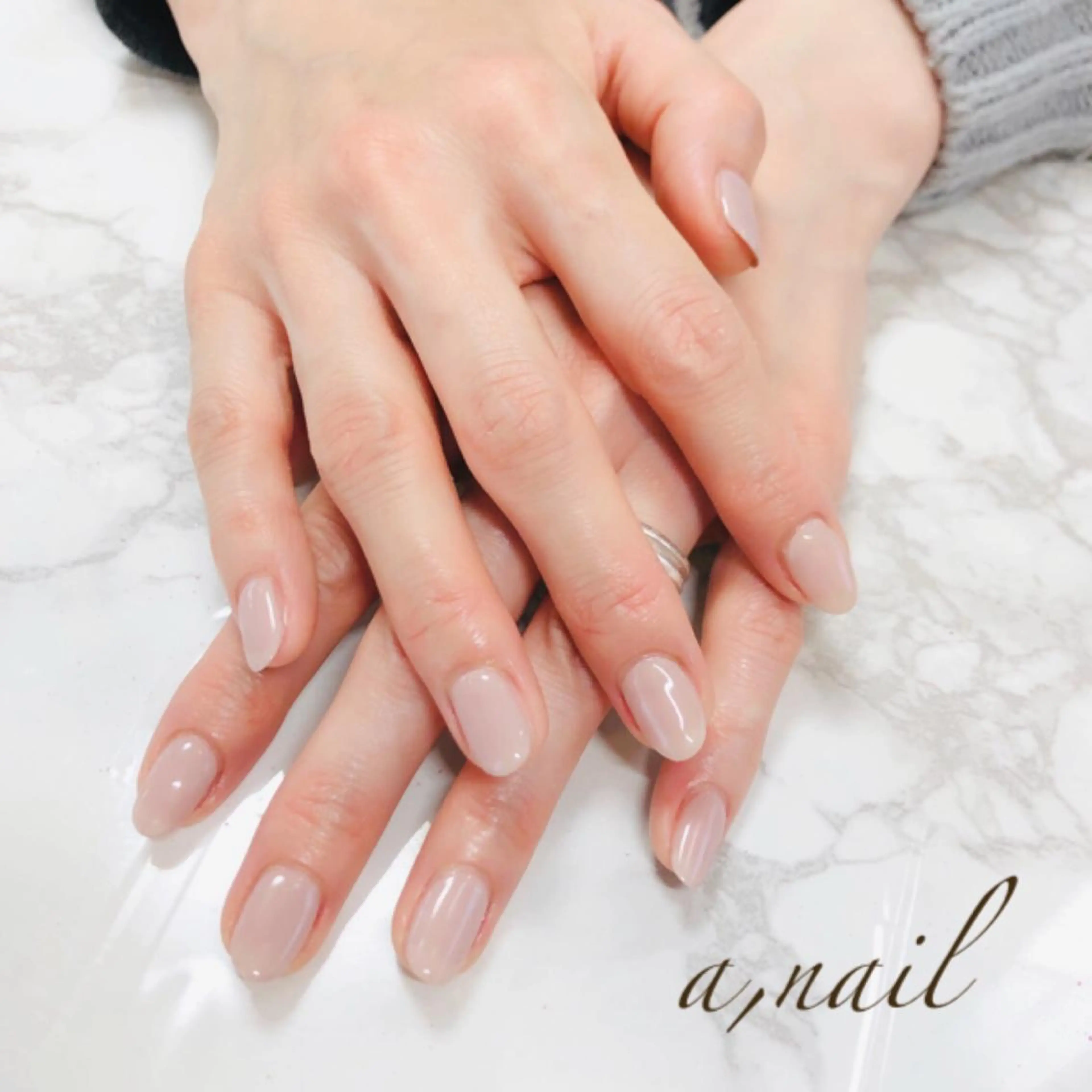 ネイル フットネイル ラメ(グリッター) ニュアンスネイル オフィスネイル ワンカラーネイル ハンドネイル ネイルサロン エーネイルのネイルデザイン