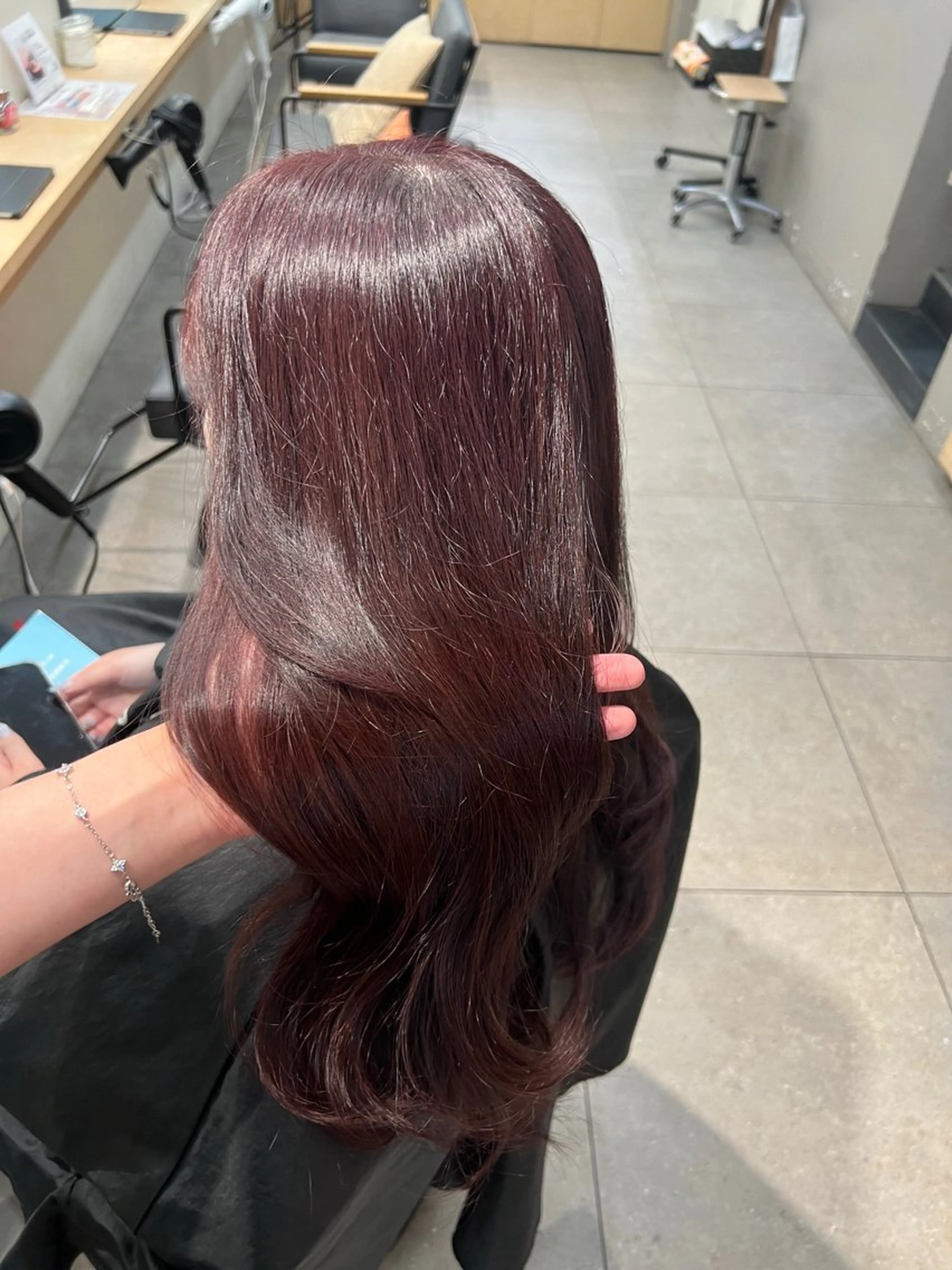 ロング 韓国ヘア|透明感カラ ー|アカリのヘアスタイル