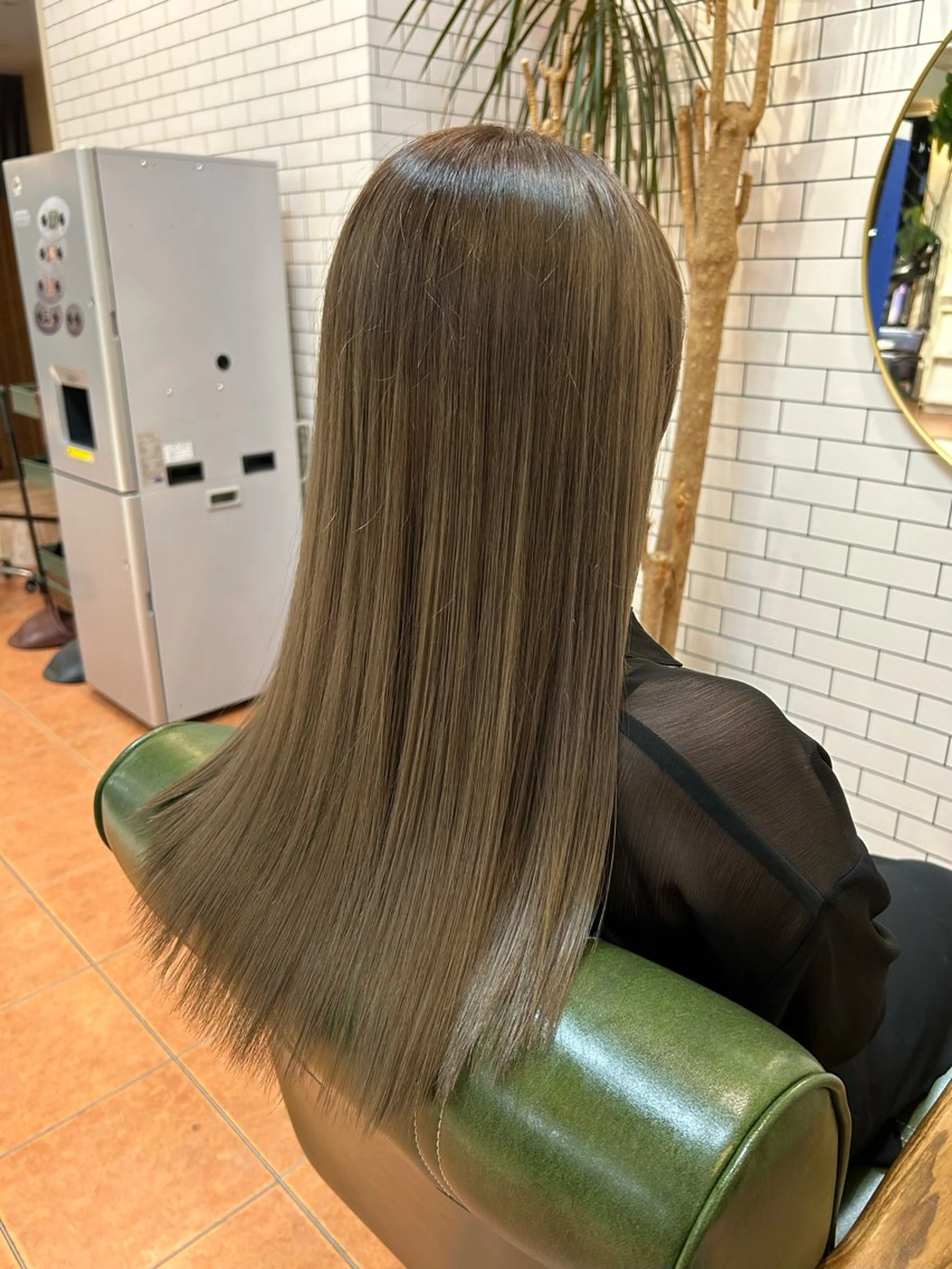 ロング カラー ヘアカラー トリートメント 石井 佑樹のヘアスタイル