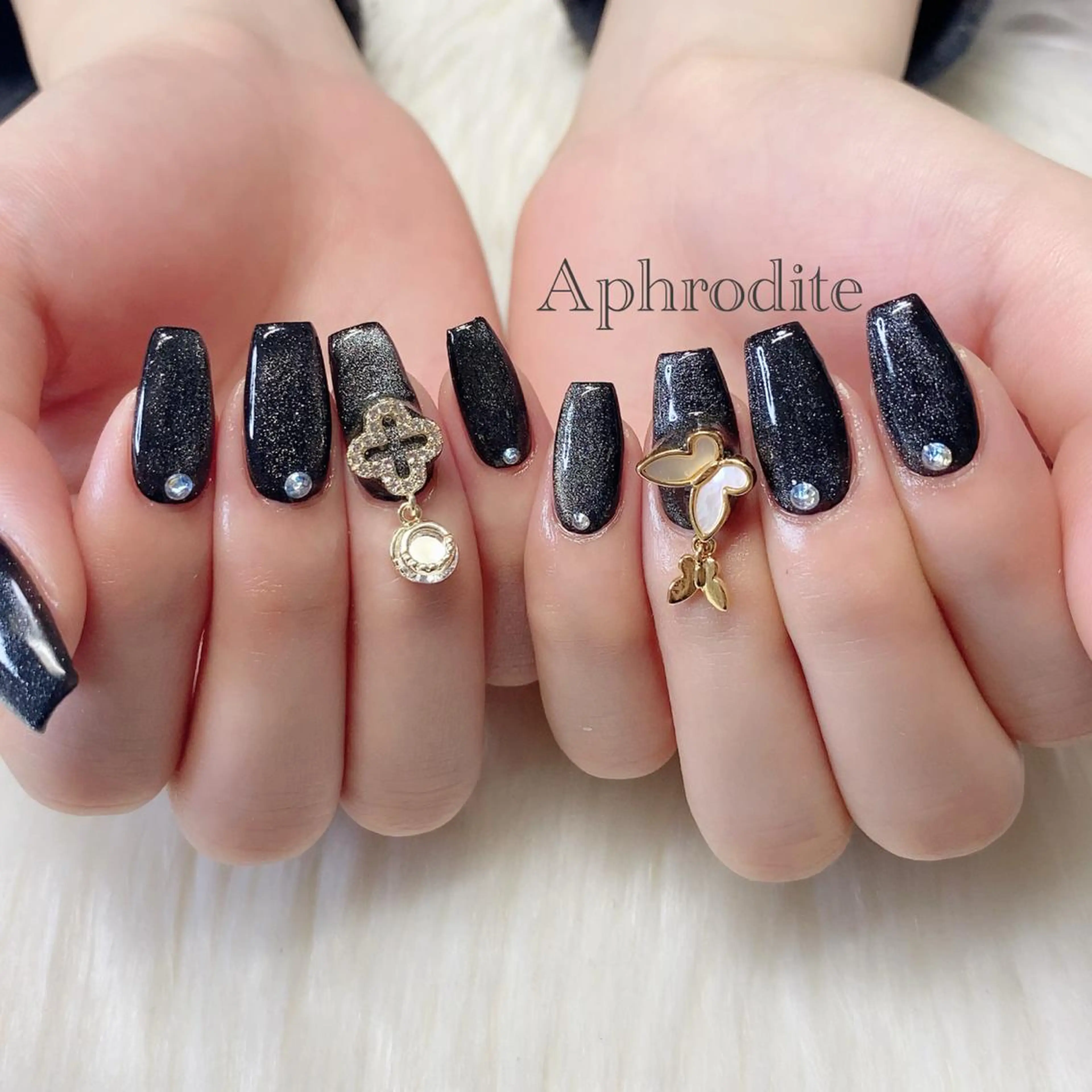 ネイル Aphrodite パラジェル認定サロンのネイルデザイン