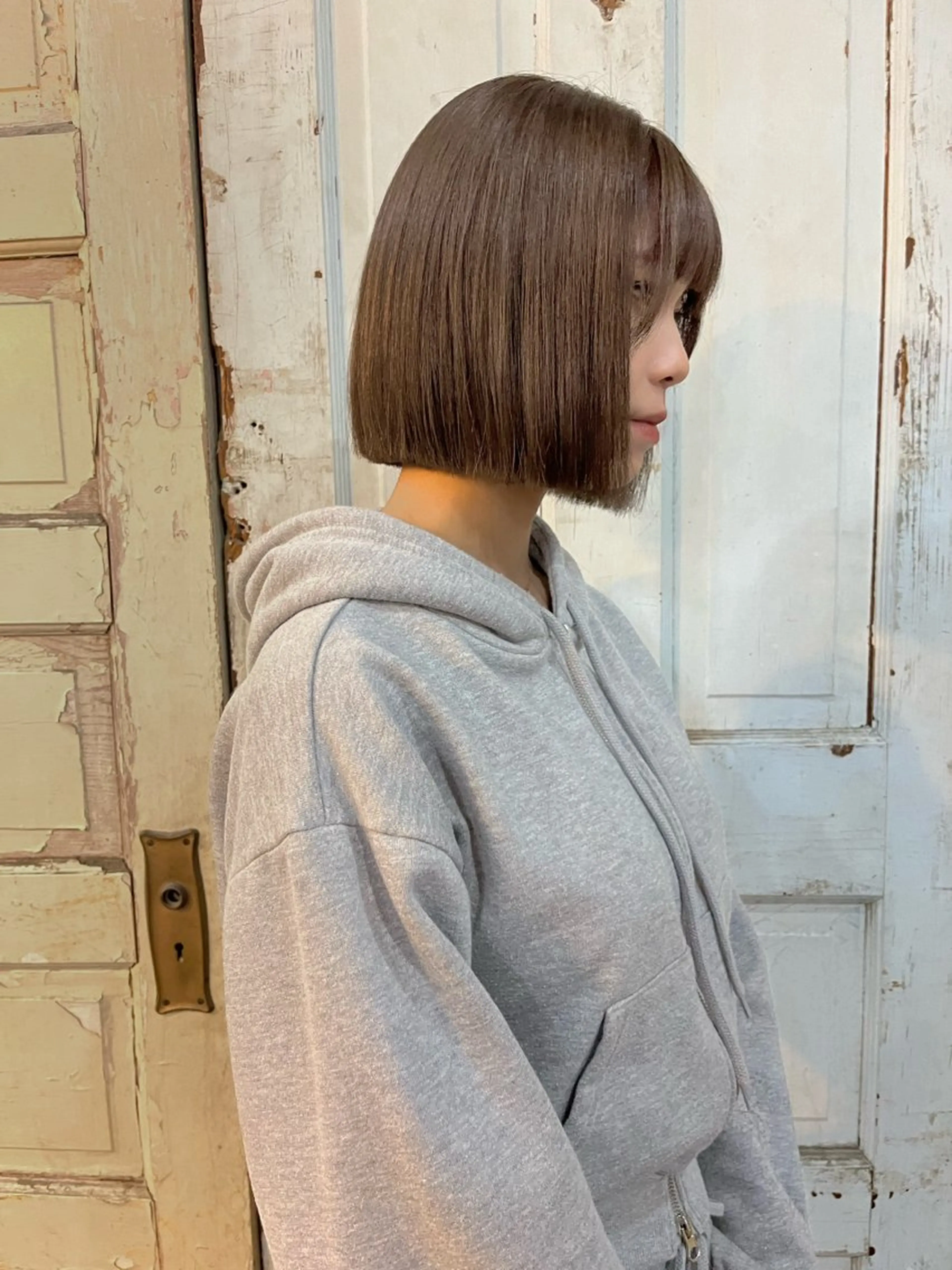 ミディアム カラー ハイトーン/顔まわり レイヤー/YUKAのヘアスタイル