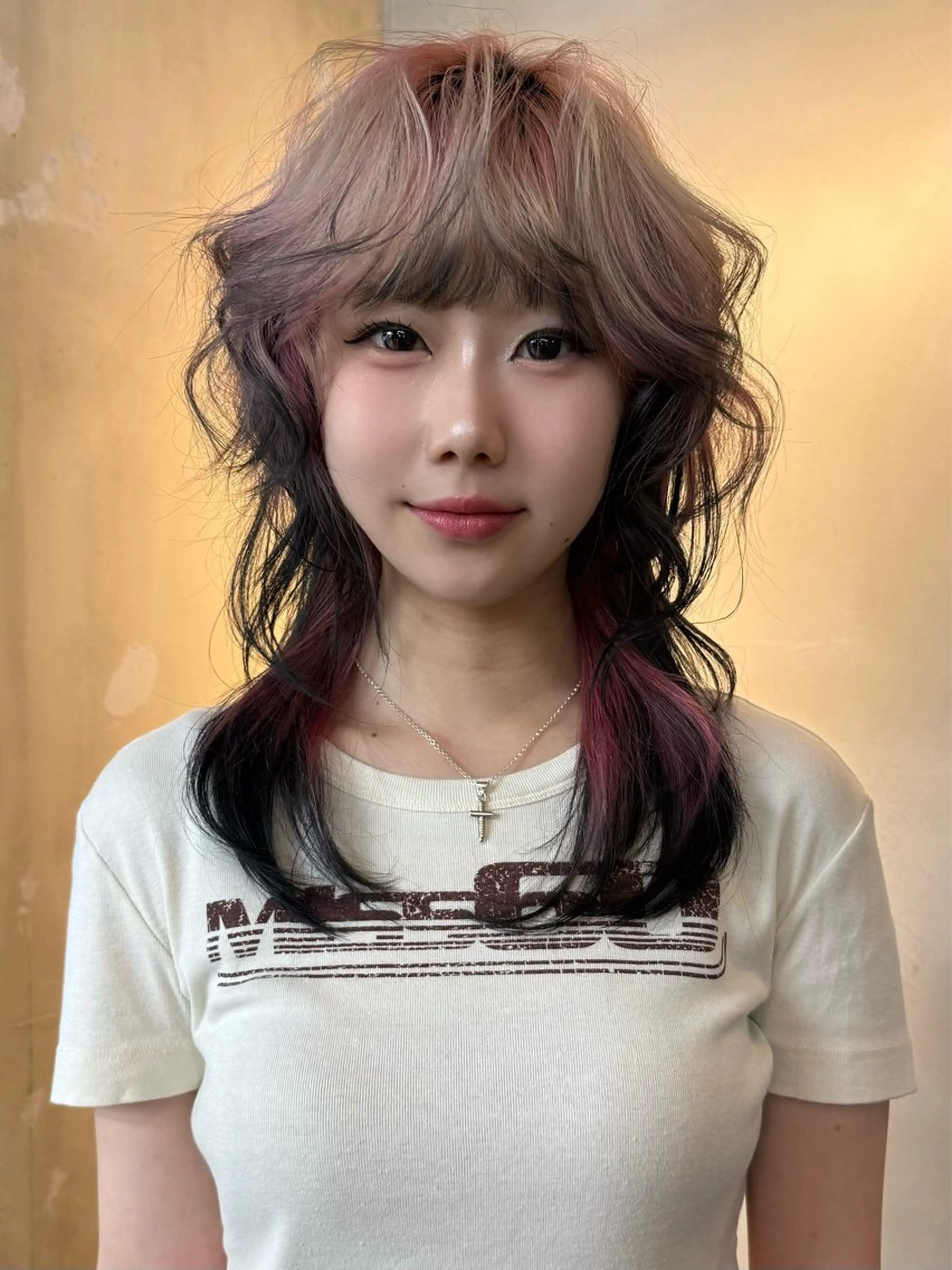 セミロング カラー ヘアカラー レイヤー/ハイトーン 🧬ituku🧬のヘアスタイル