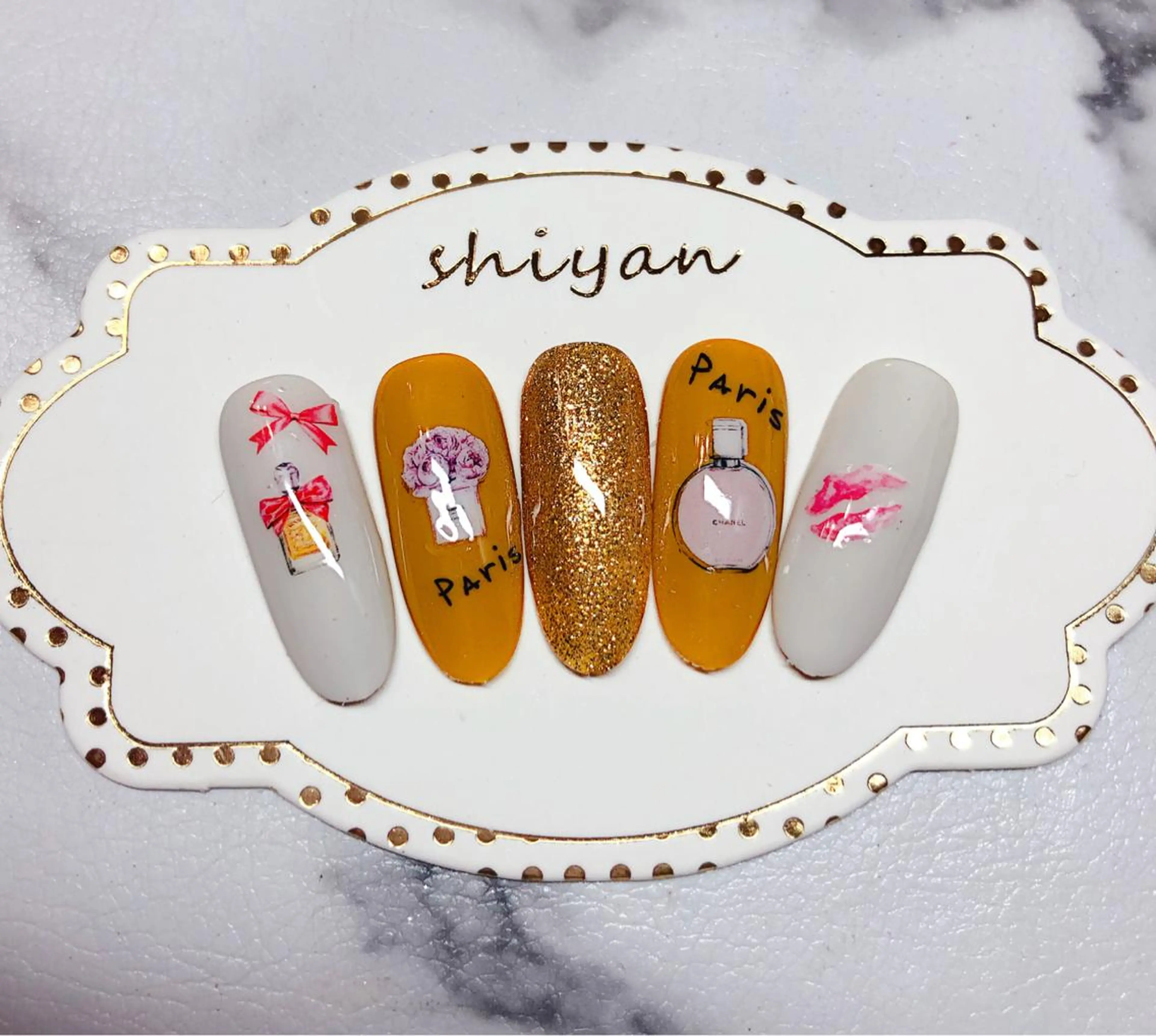 ネイル ハンドネイル マジック ミラーのネイルデザイン