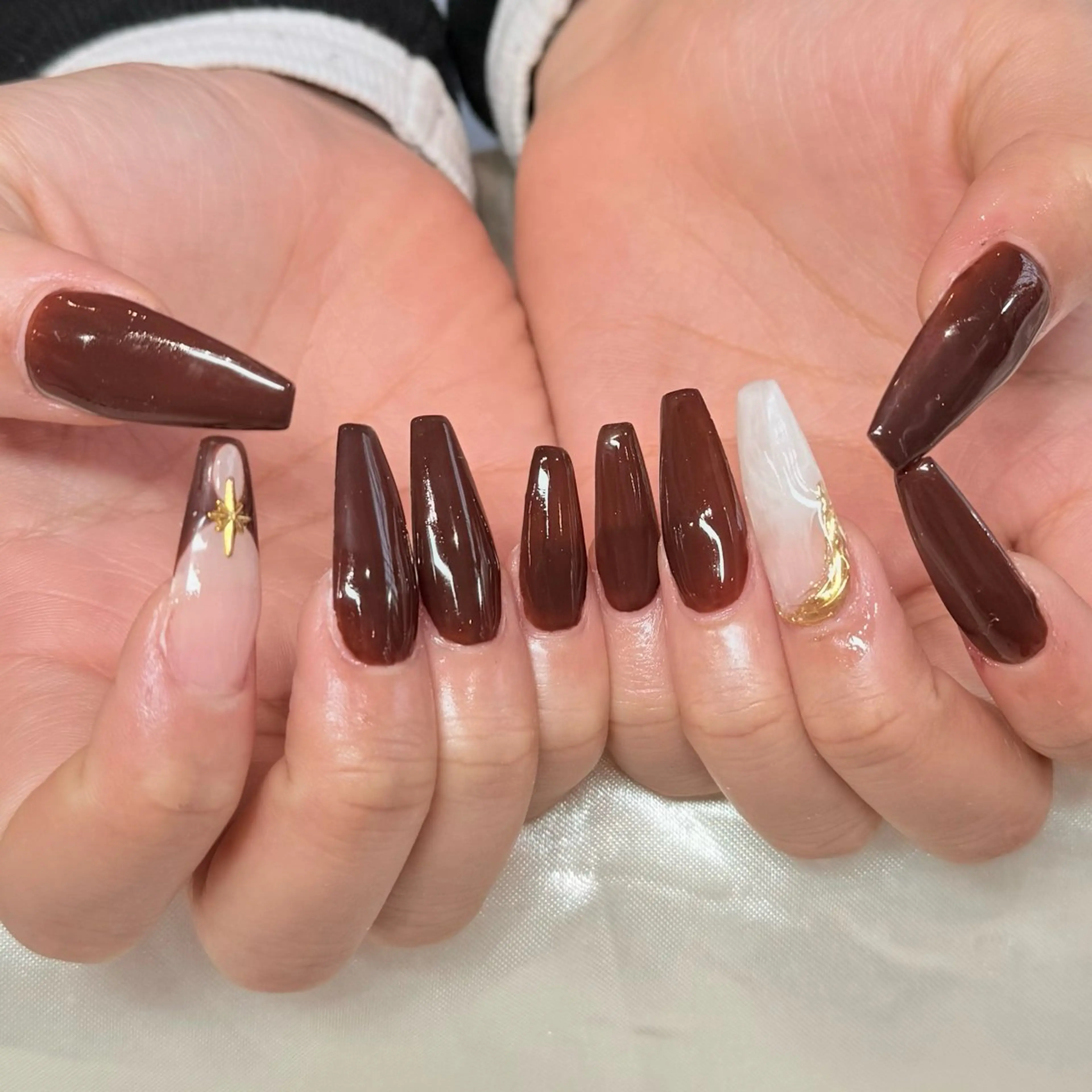 ネイル Roy心斎橋 ISHIKAWAのネイルデザイン