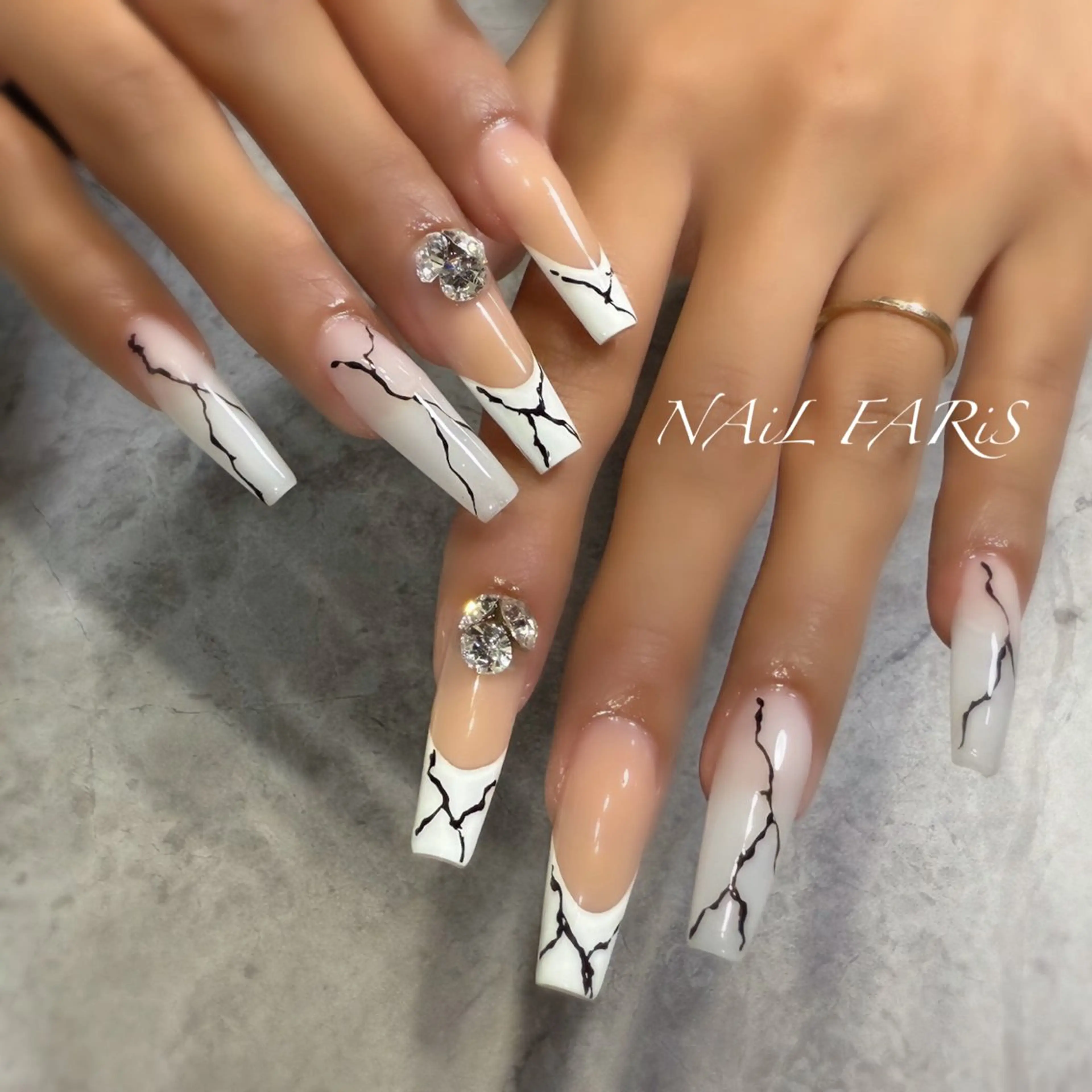 ネイル NAiL FARiS Megのネイルデザイン