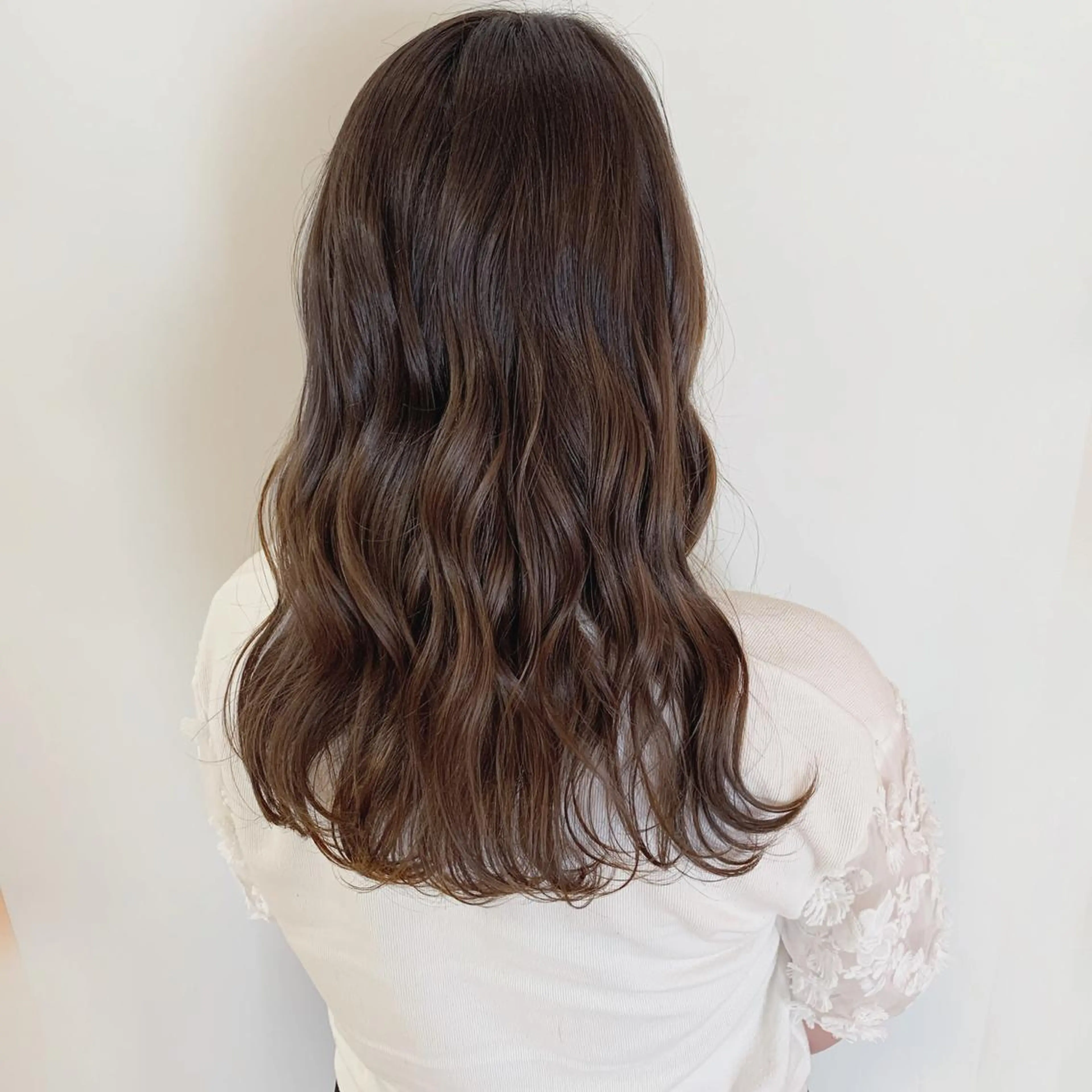 ミディアム ヘアアレンジ マツエク・マツパ カット ヘアカラー mayu .のヘアスタイル