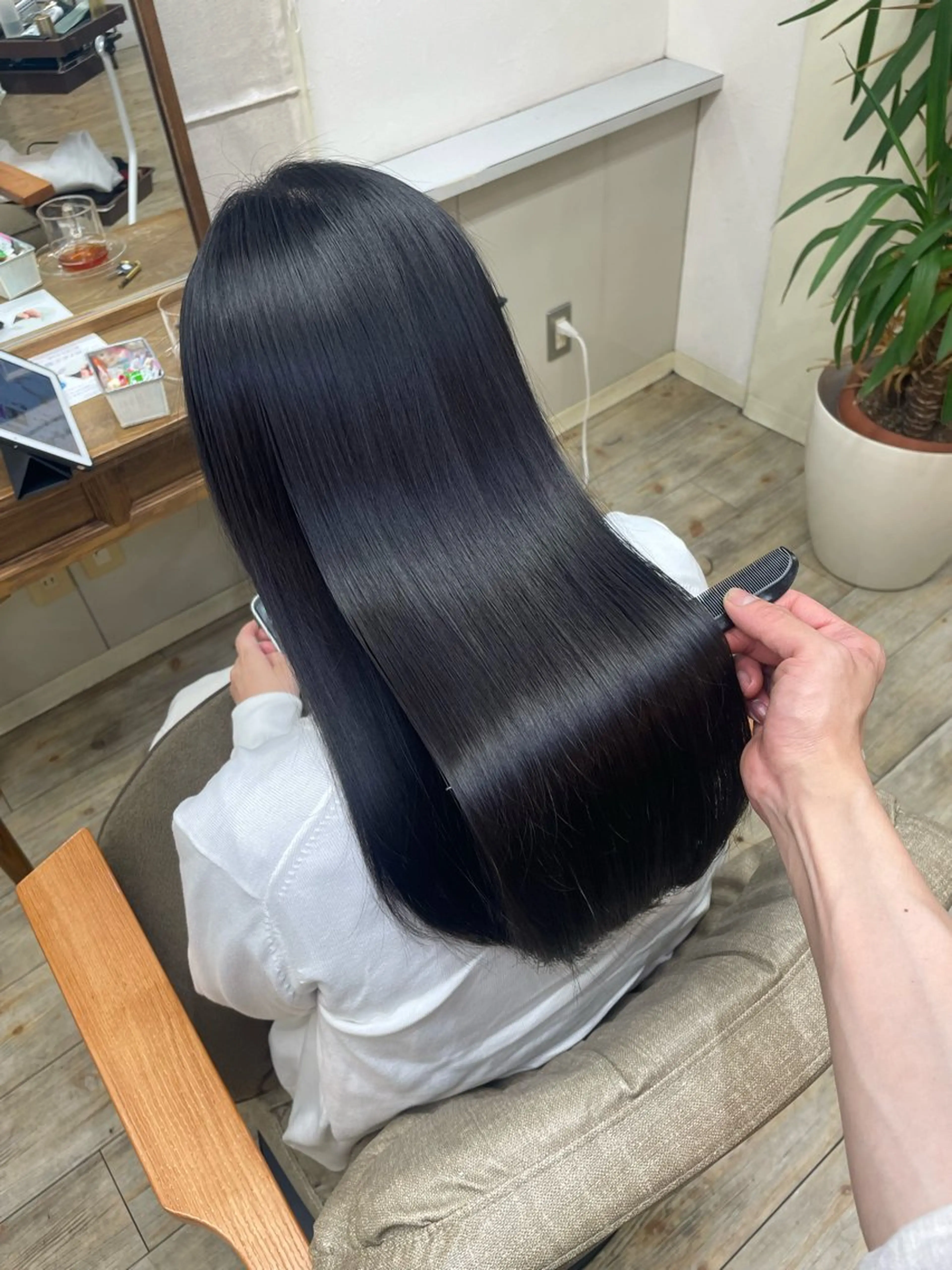 パーマ 髪質改善 縮毛矯正 髪質改善&白髪ぼかし スタイリスト近藤宏樹のヘアスタイル