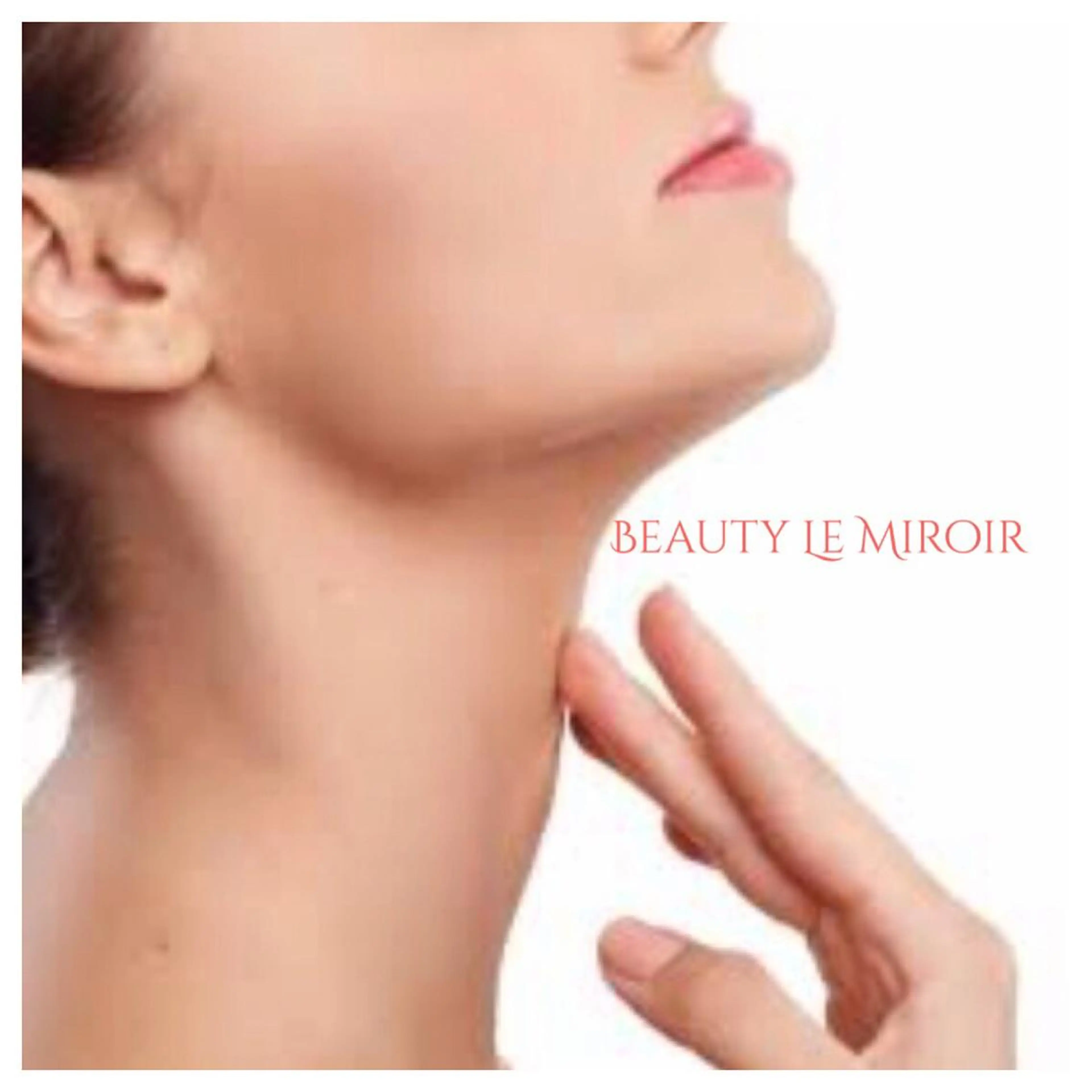 デコルテ (胸元​〜​首)の写真