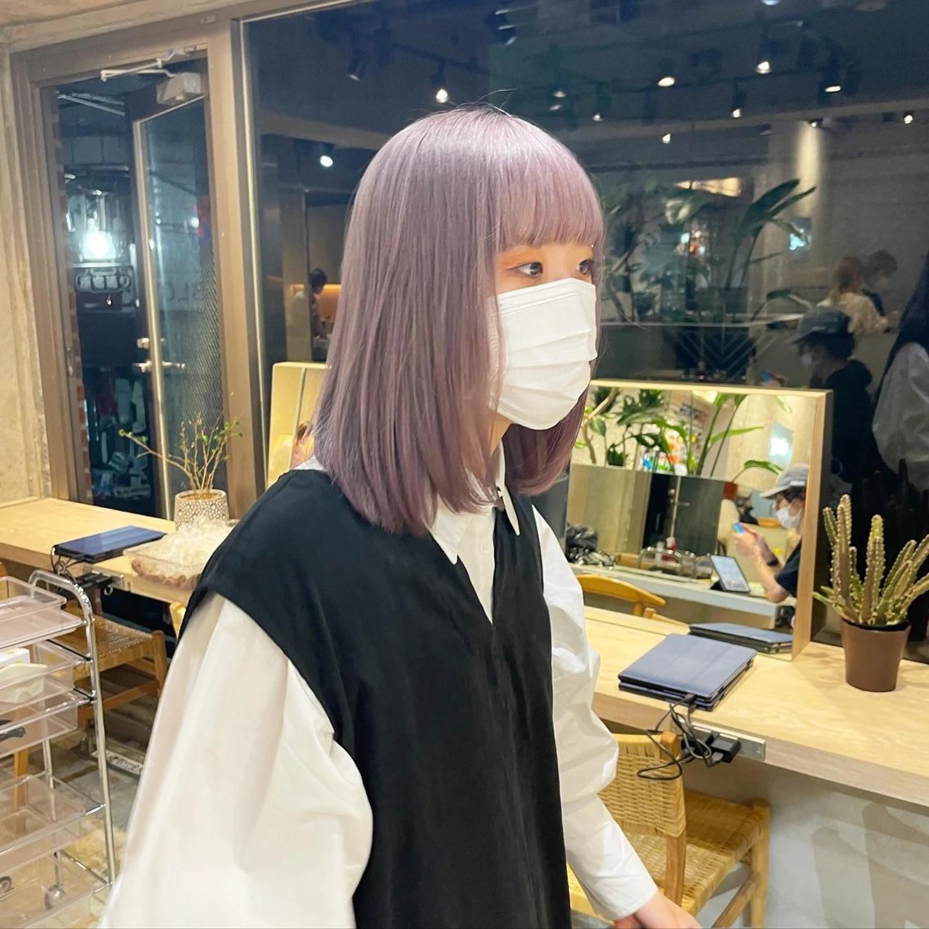 ミディアム カラー ブリーチ ピンクカラー ホワイトピンク ヘアカラー 透明感カラー 大人グレージュ有村のヘアスタイル