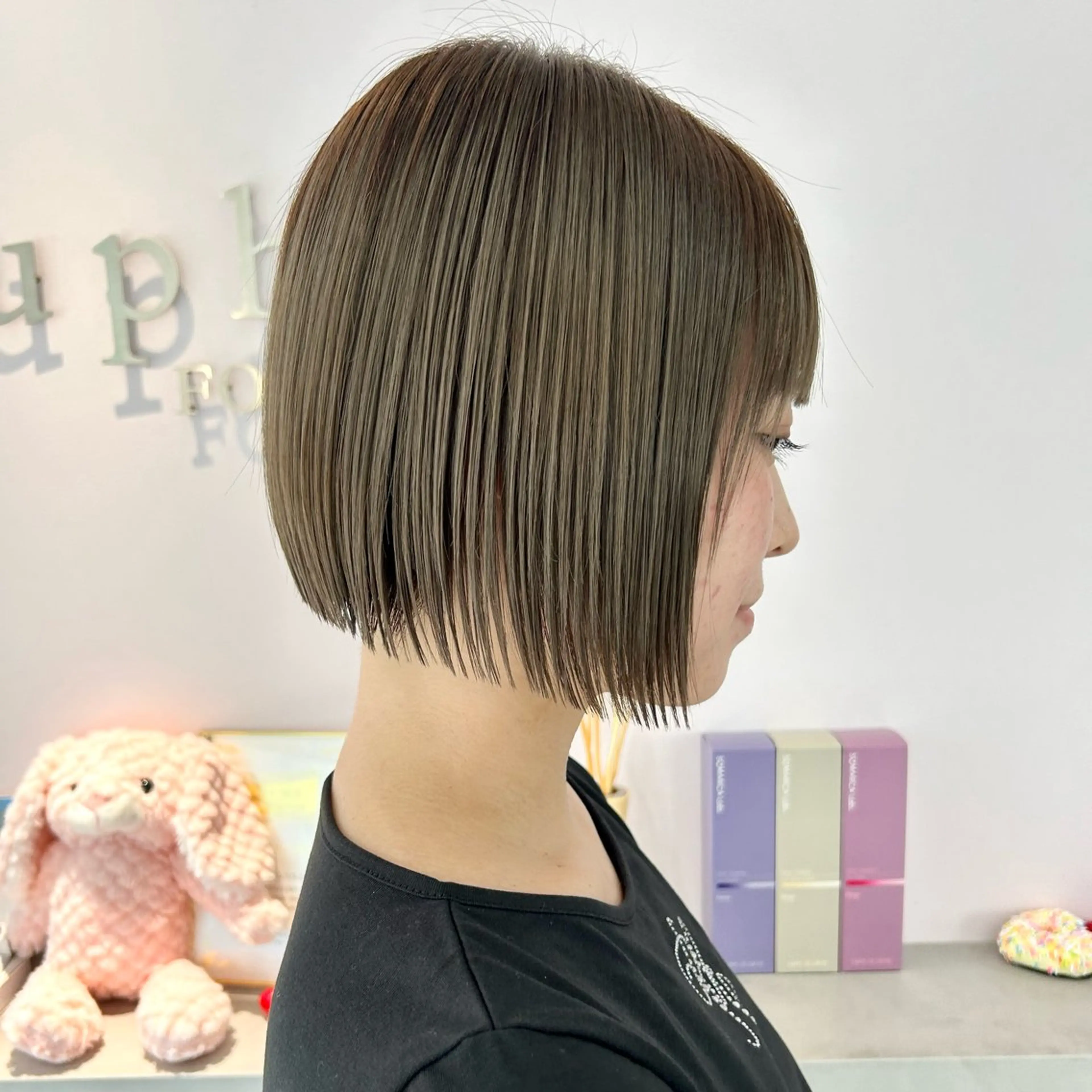 ショート カラー カット ヘアカラー トリートメント ボブ×艶髪｜ 艶カラー🩶石橋怜大のヘアスタイル