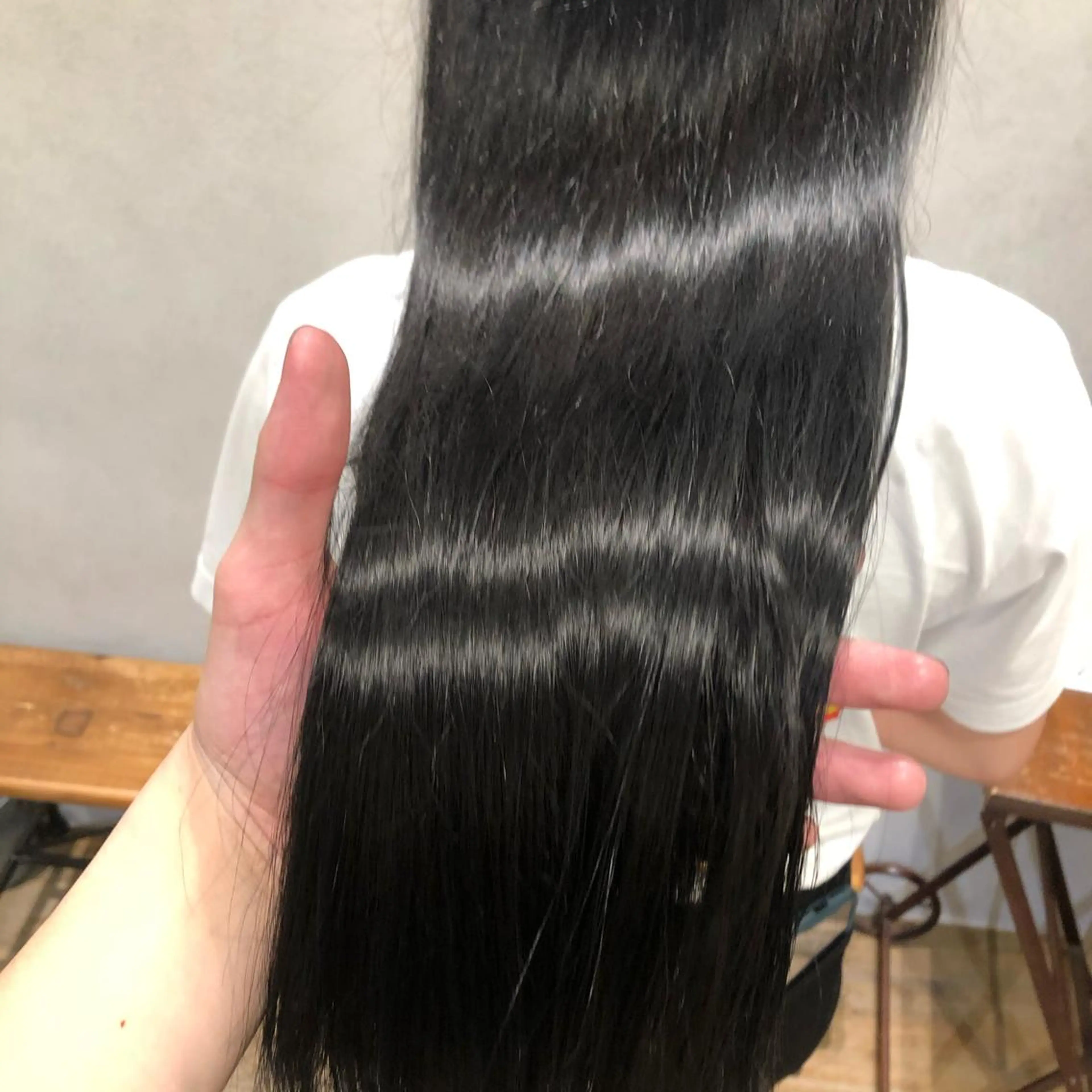 セミロング カラー メンズ メンズブリーチ 黒髪 ブリーチ ブルーカラー ブルーブラック 艶透明感カラー/ ルーズパーマ/田中のヘアスタイル