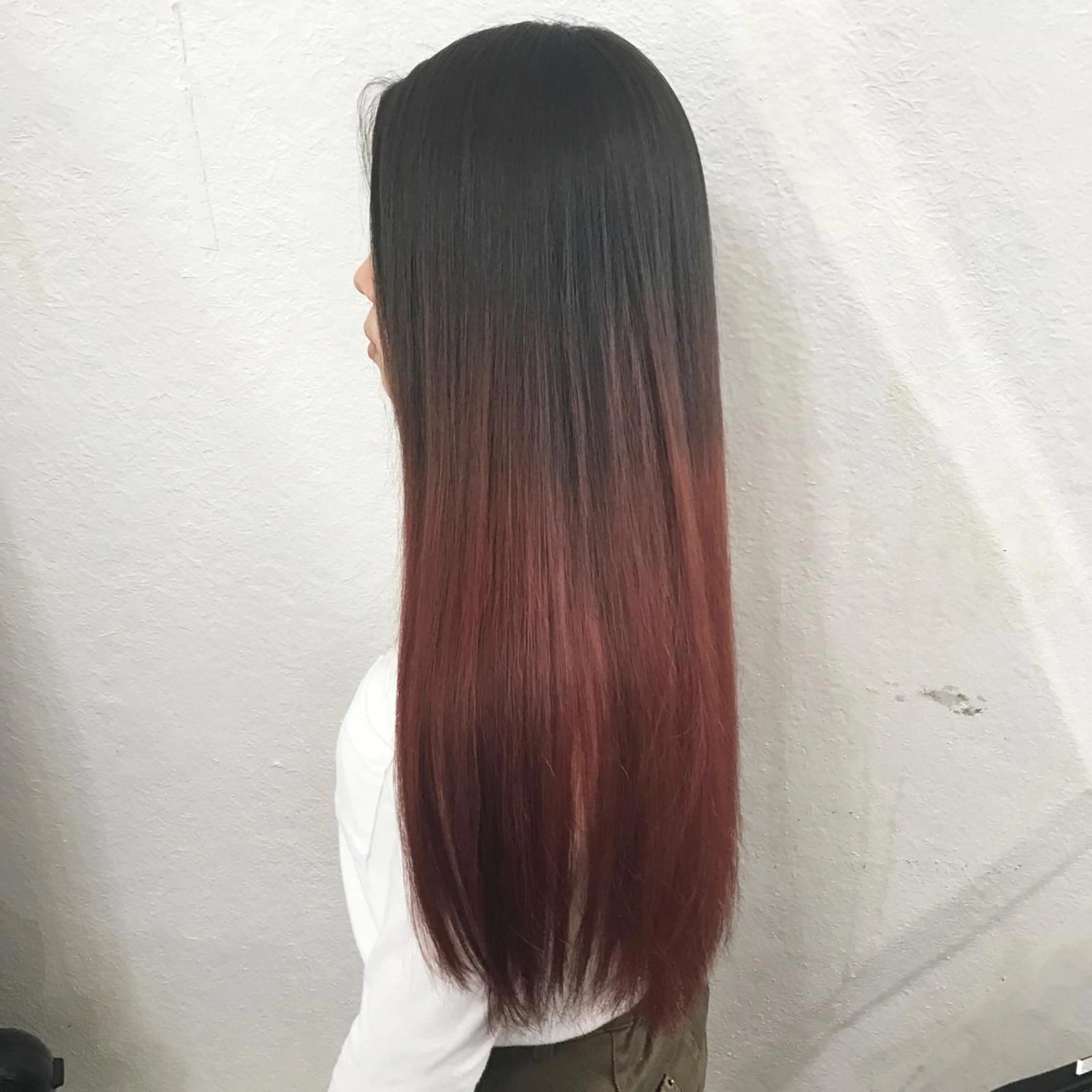 ロング カラー ブリーチ グラデーションカラー レッドカラー K-POP好き美容師 🇰🇷Kai.Yのヘアスタイル