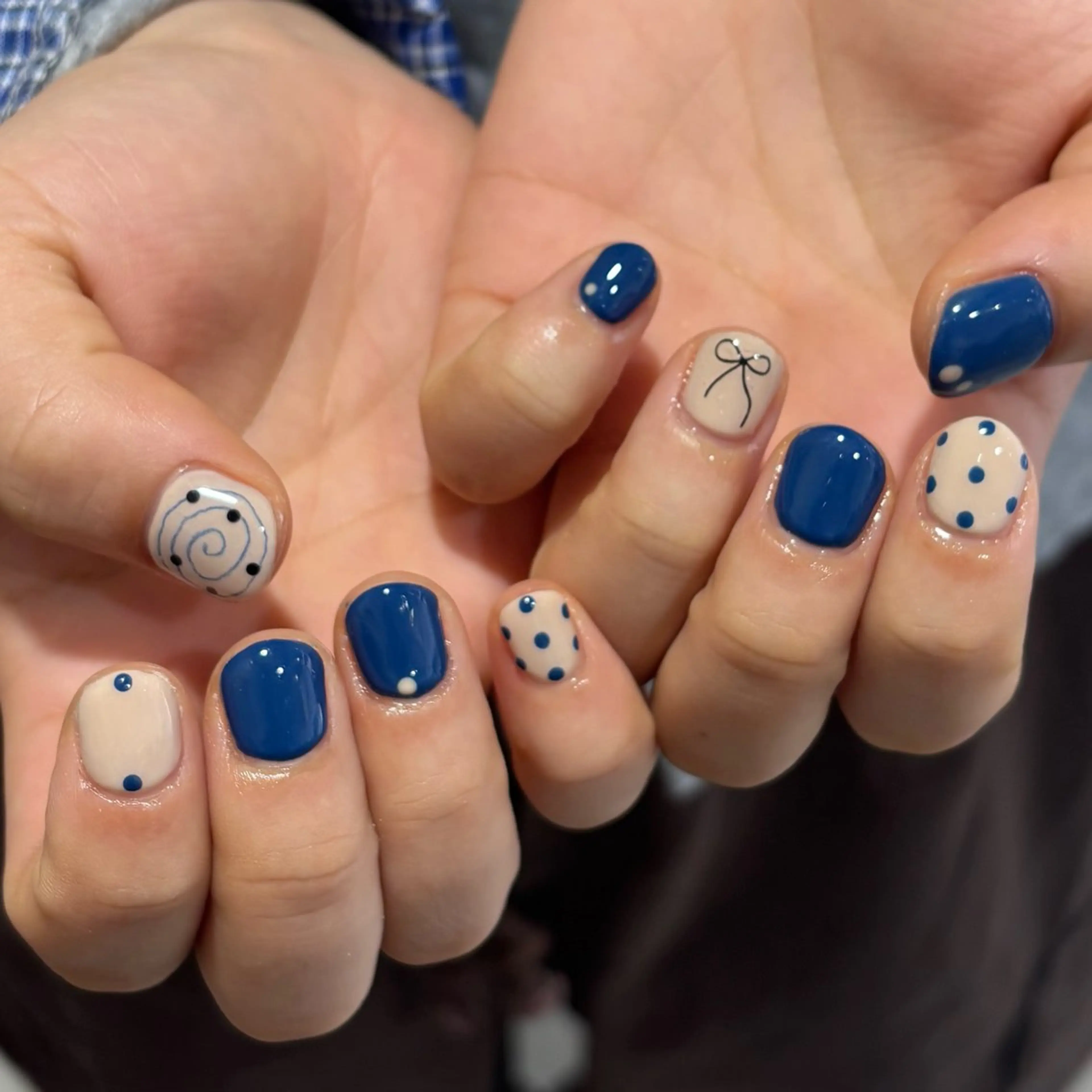 ネイル アートネイル ドット 持ち込み ネイビー リボン モデル様募集中♡ Kokomi🍮のネイルデザイン
