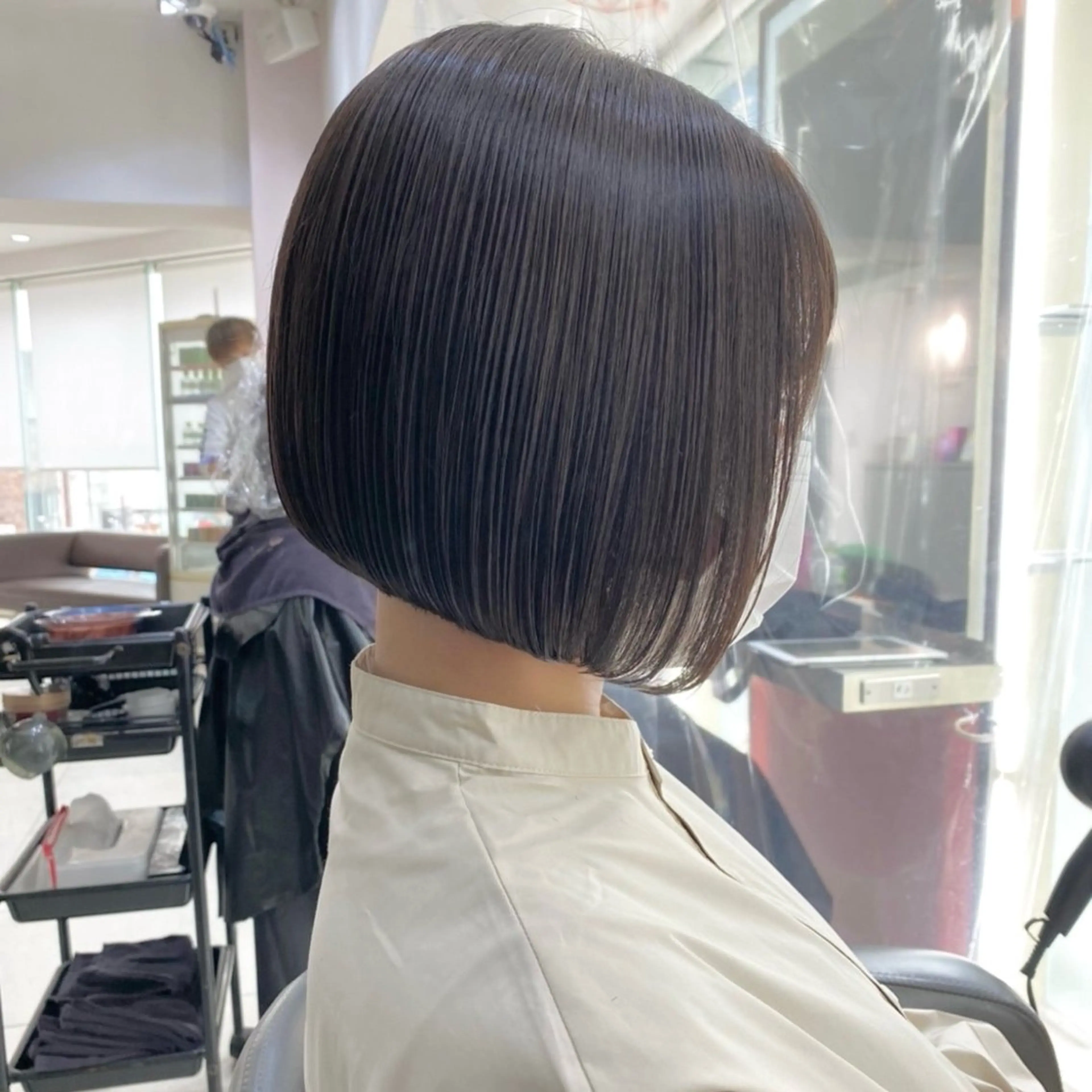 ショート カラー ボブ 似合わせカット カット ヘアカラー トリートメント ボブ×艶髪｜ 艶カラー🩶石橋怜大のヘアスタイル