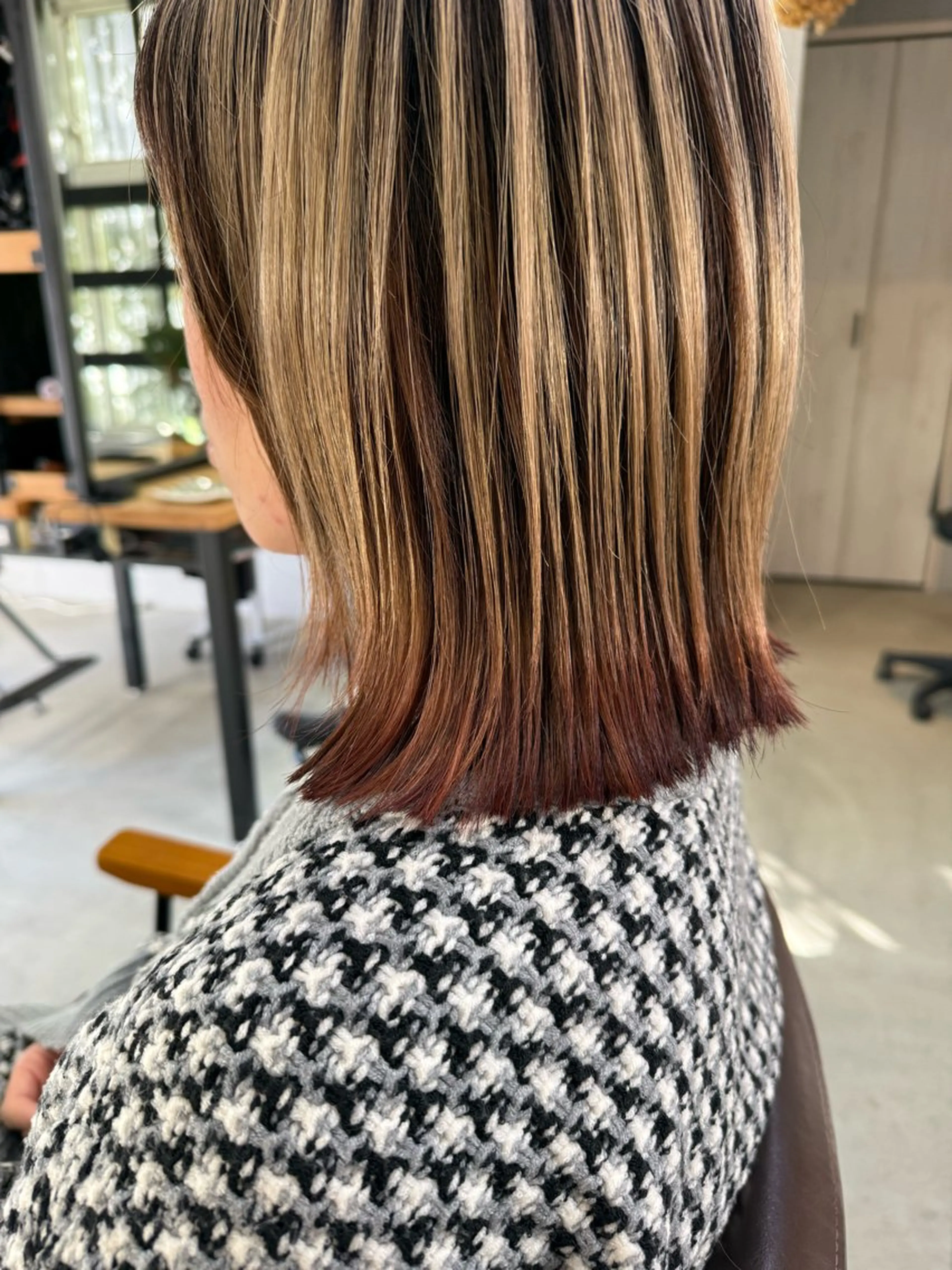 ミディアム カラー バレイヤージュ レイヤーカット ブリーチ特化 コンテスト優勝サロンのヘアスタイル