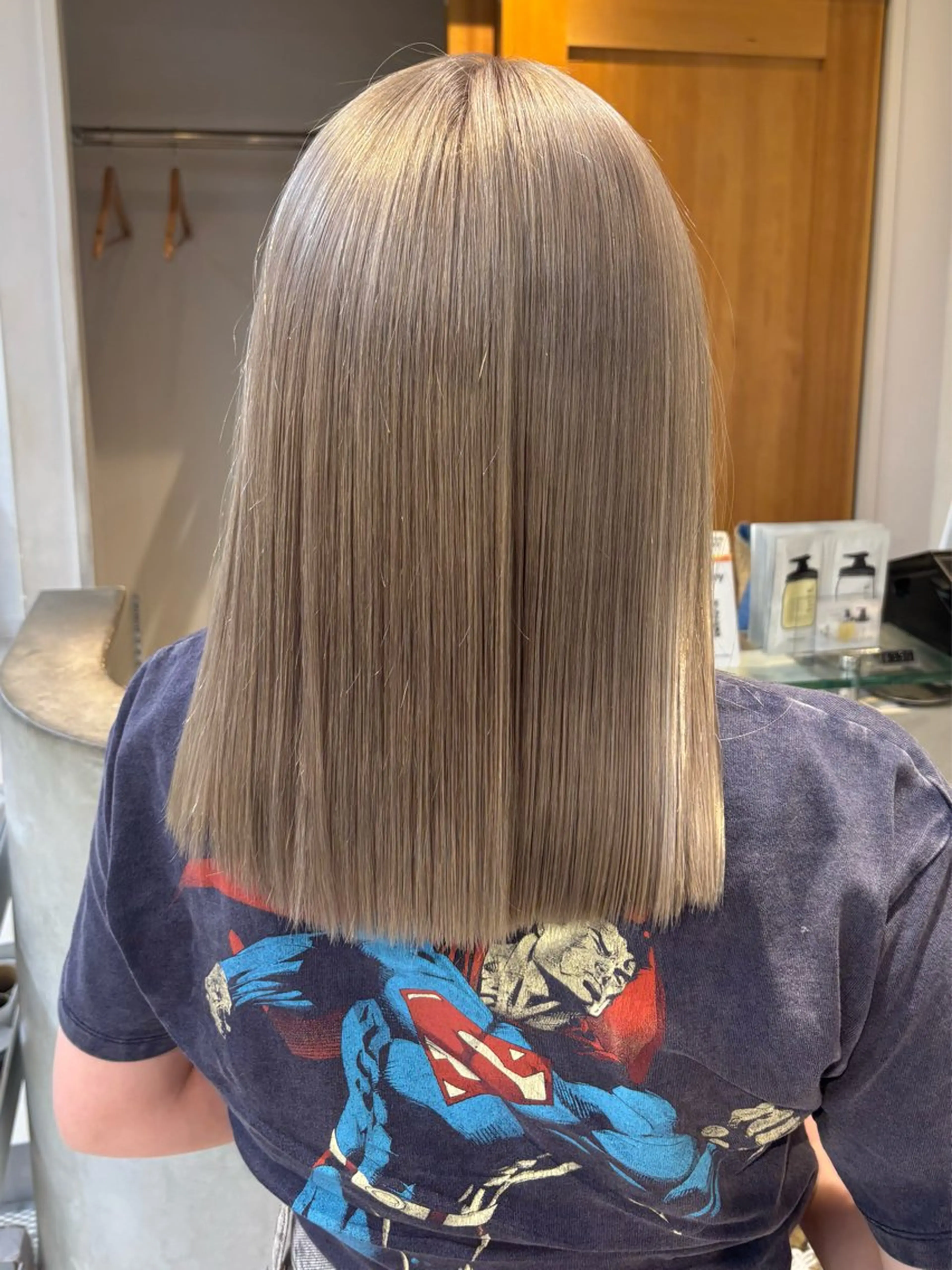 ロング カラー ベージュカラー ブリーチ ハイトーンカラー ミルクティーベージュ ホワイトベージュ 💎wakaba💎 モデル募集中のヘアスタイル