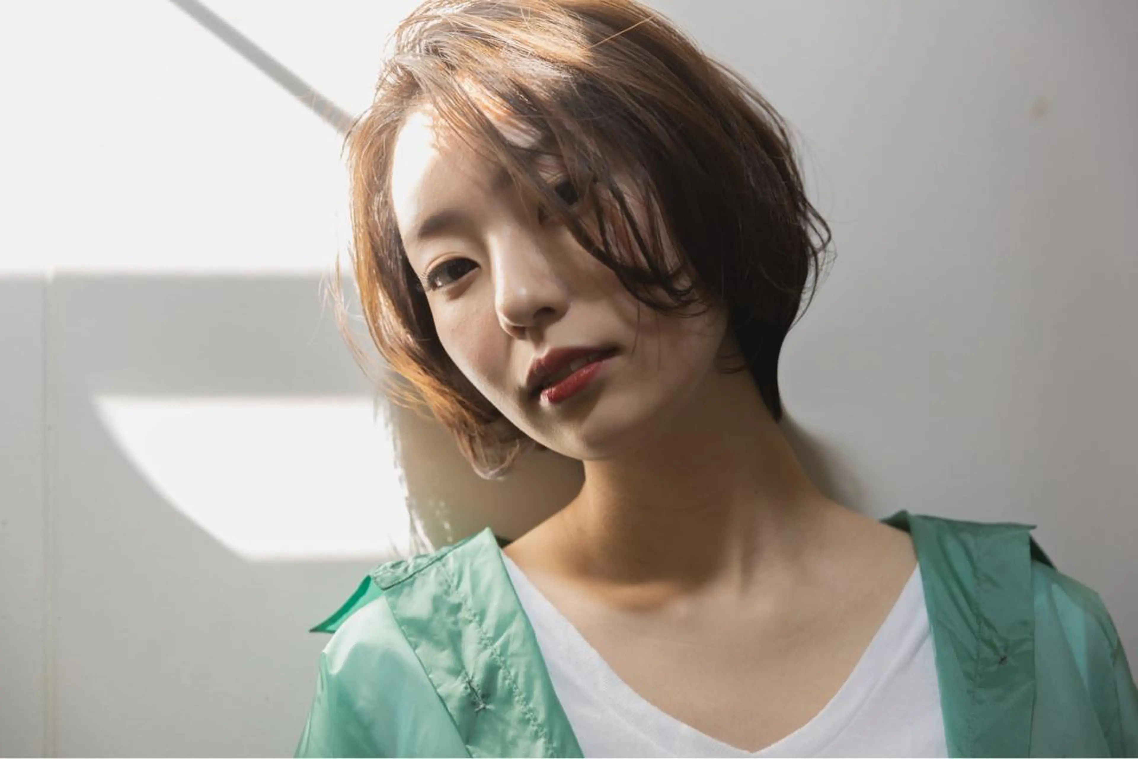 ショート カラー ツジガキ ユウスケのヘアスタイル