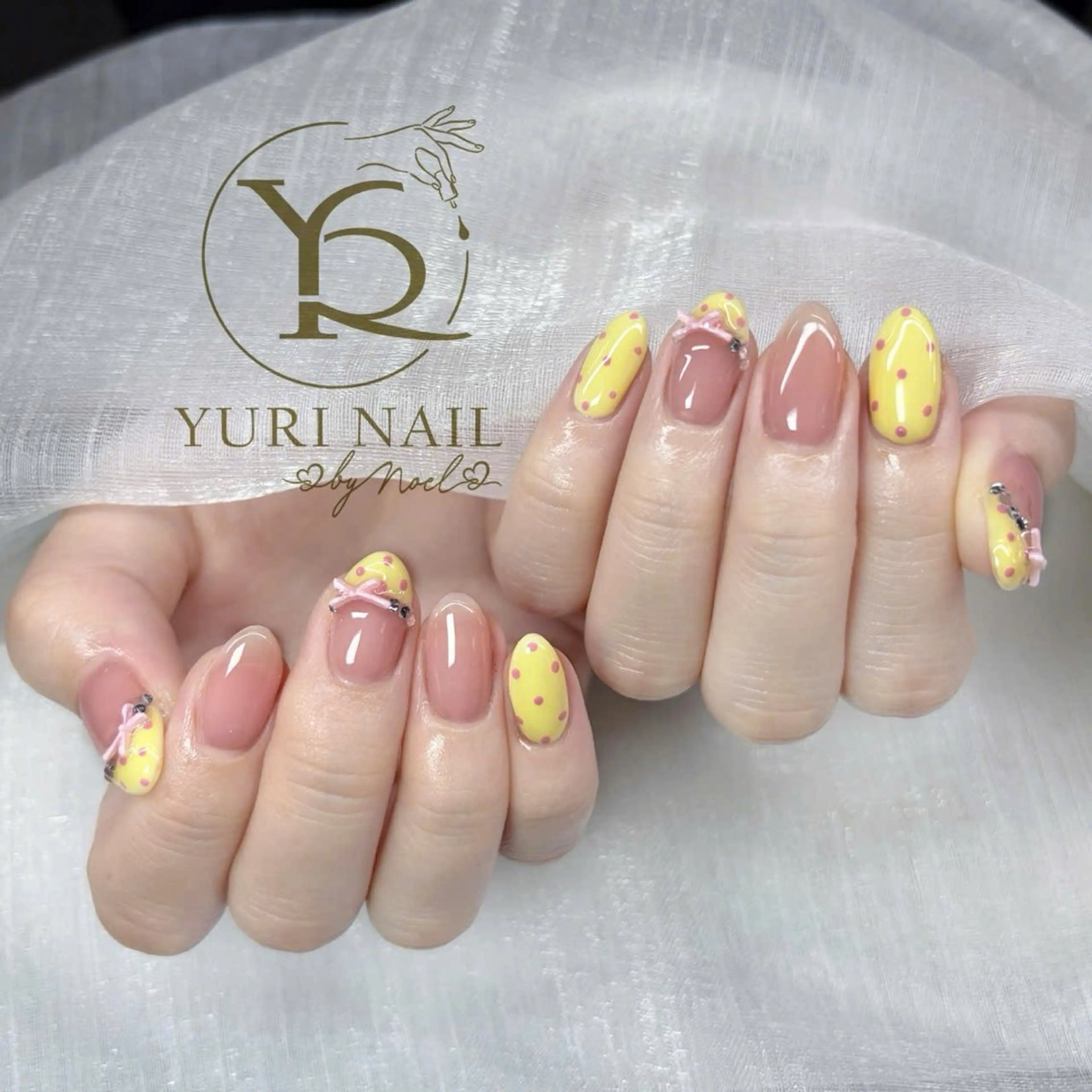 ネイル オーロラネイル ブルー チークネイル フレンチネイル グラデーション YURI Nail Funabashiのネイルデザイン