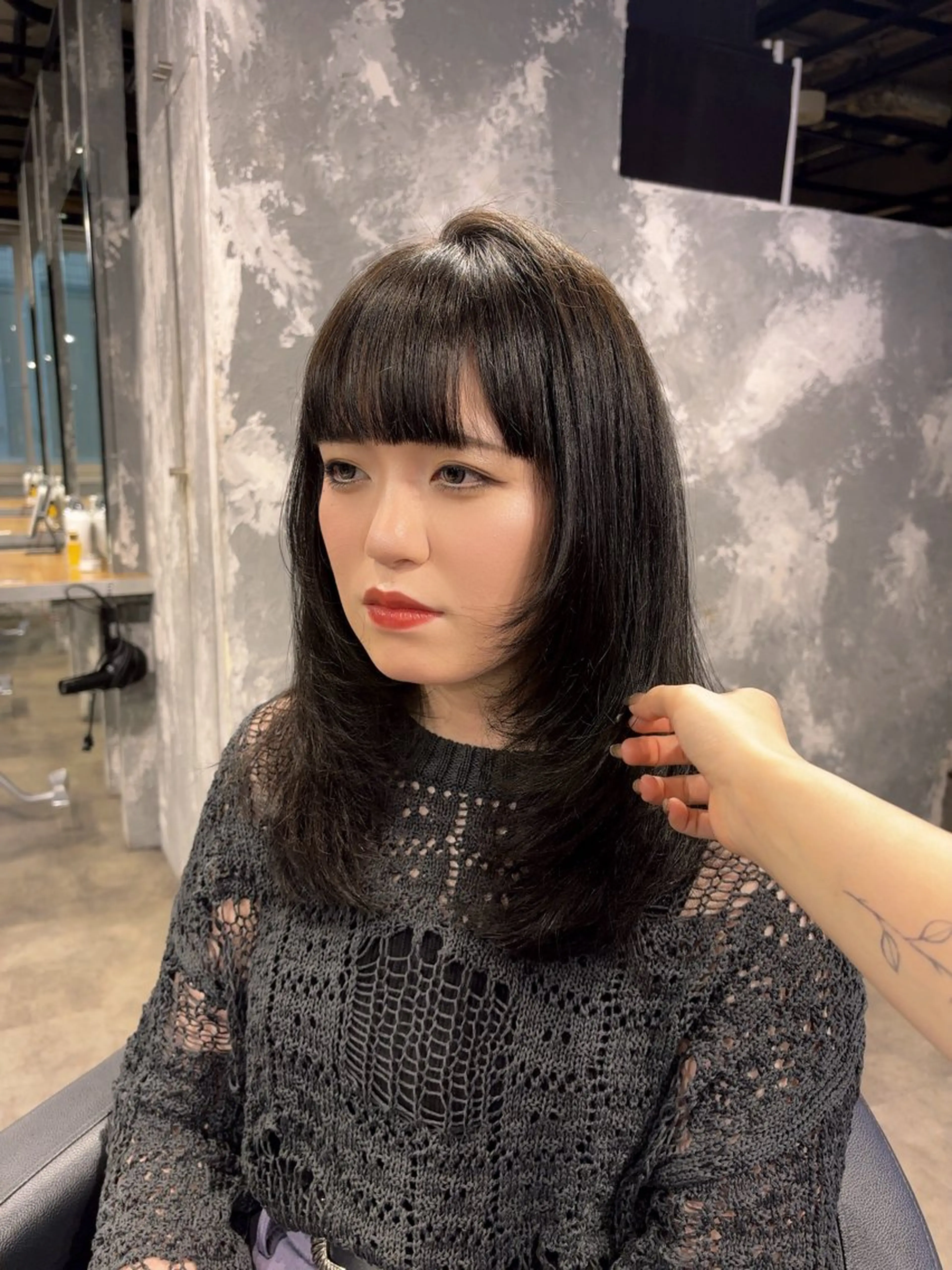 セミロング カラー グレージュ オリーブグレージュ オリーブグレー レイヤーカット alicetokyo 🦋宮葉🦋のマツエク・マツパデザイン