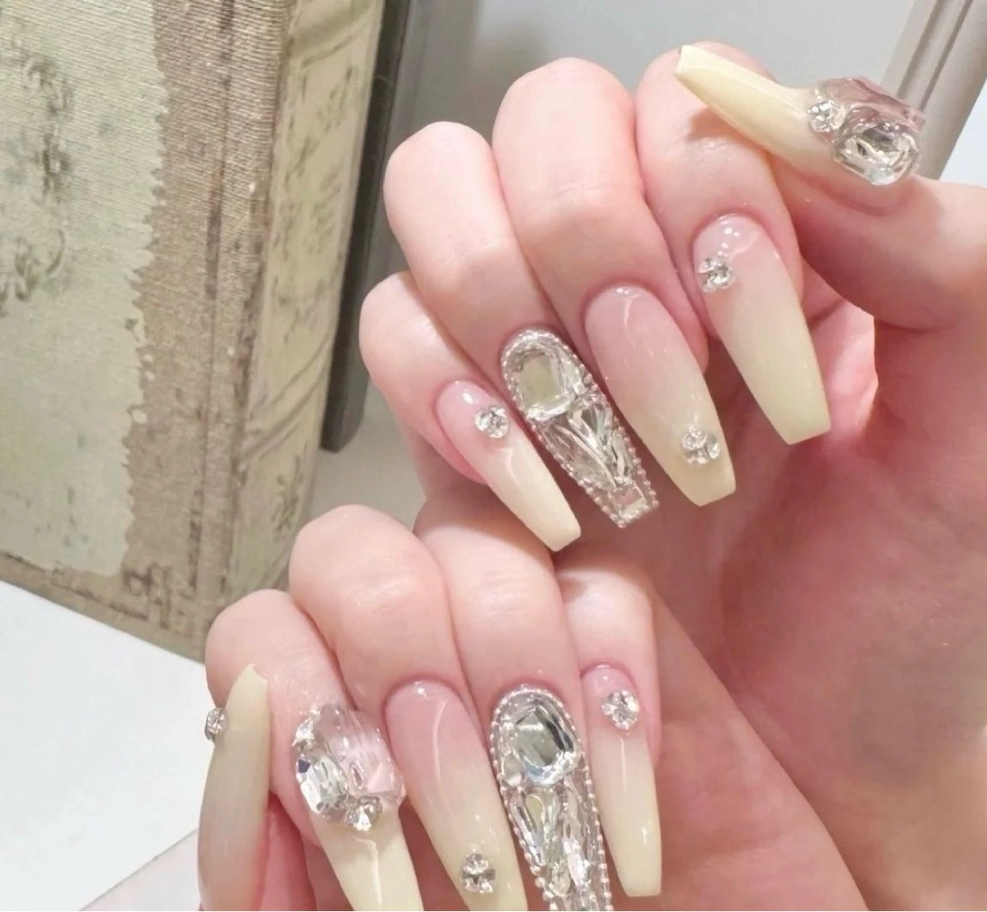 セミロング T&D NailSalonのネイルデザイン